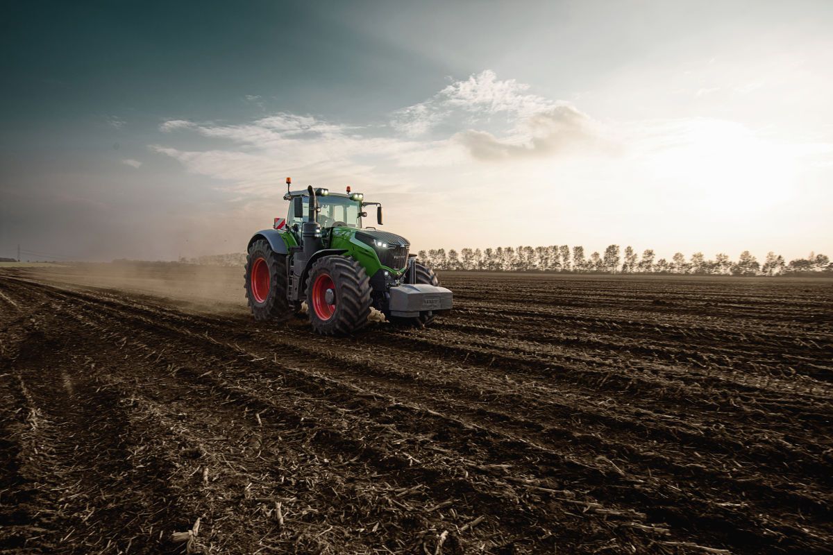 Fendt, Traktor, Acker, Staub, Gegenlicht, Hintergrundbild