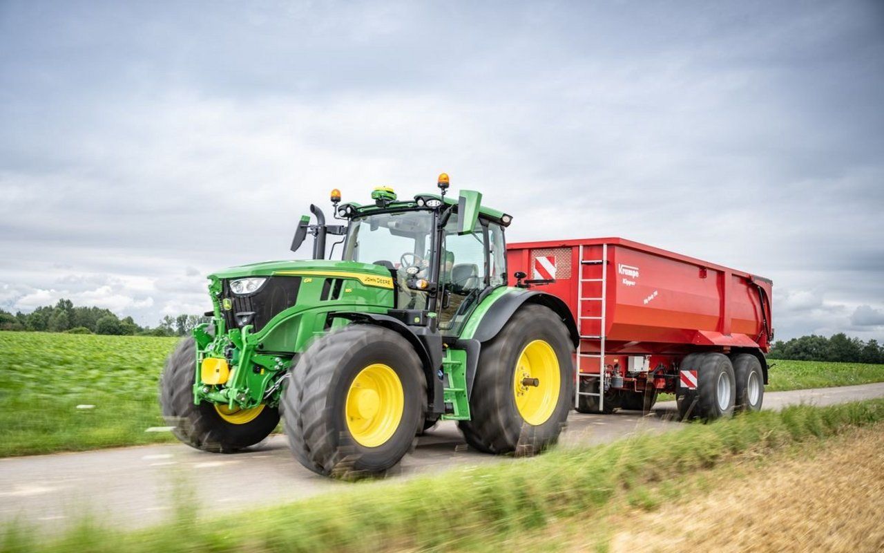 John Deere, Traktor, Kipper, Landstraße, Bewölkt, 16:10, HD-Hintergrundbild für den Desktop
