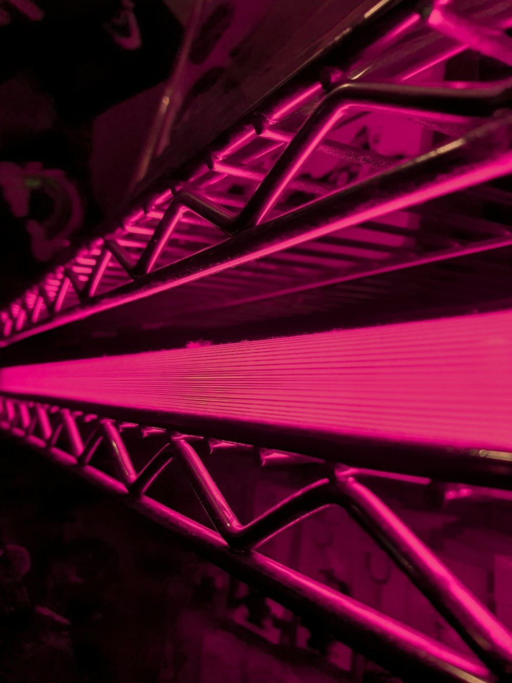 Stahlkonstruktion, Brücke, Neon-Pink, Perspektive, Dunkel, HD, iPad-Hintergrundbild