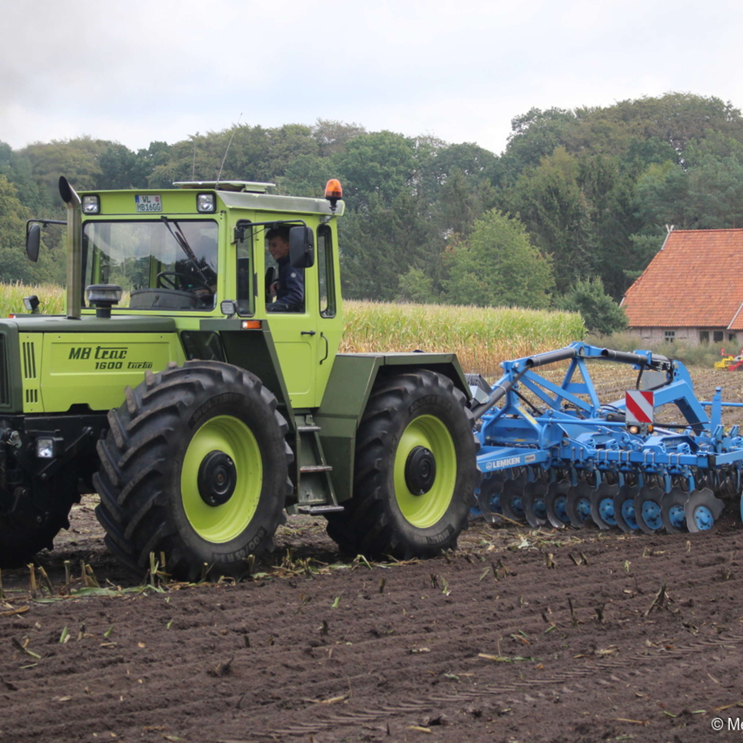 MB-trac, Traktor, Grubber, Acker, Bauernhof, Full HD, iPad-Hintergrundbild