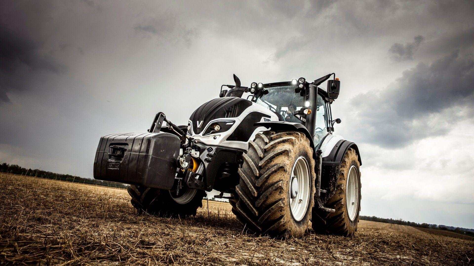 Valtra, Traktor, Stoppelfeld, Dramatischer Himmel, 16:9, Full-HD-Hintergrundbild für den Desktop