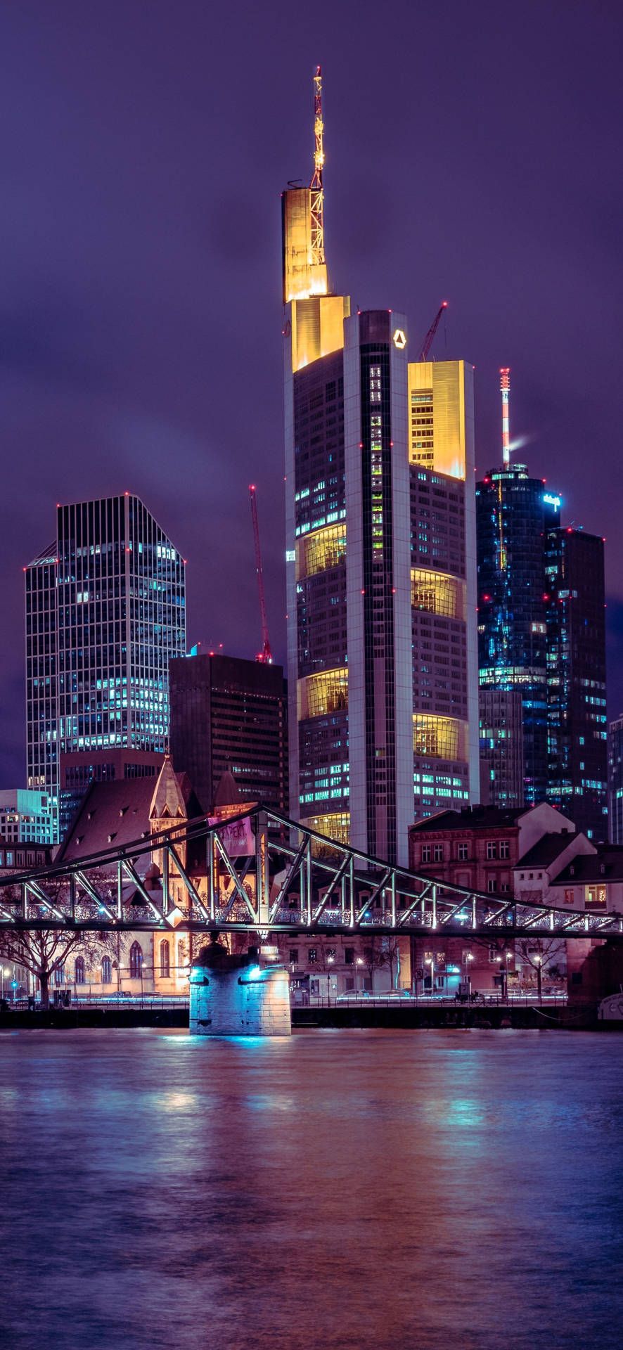 Frankfurt am Main, Commerzbank-Tower, Main, Skyline, Nacht, Lila Himmel, iPhone 16 Pro Max, Wallpaper