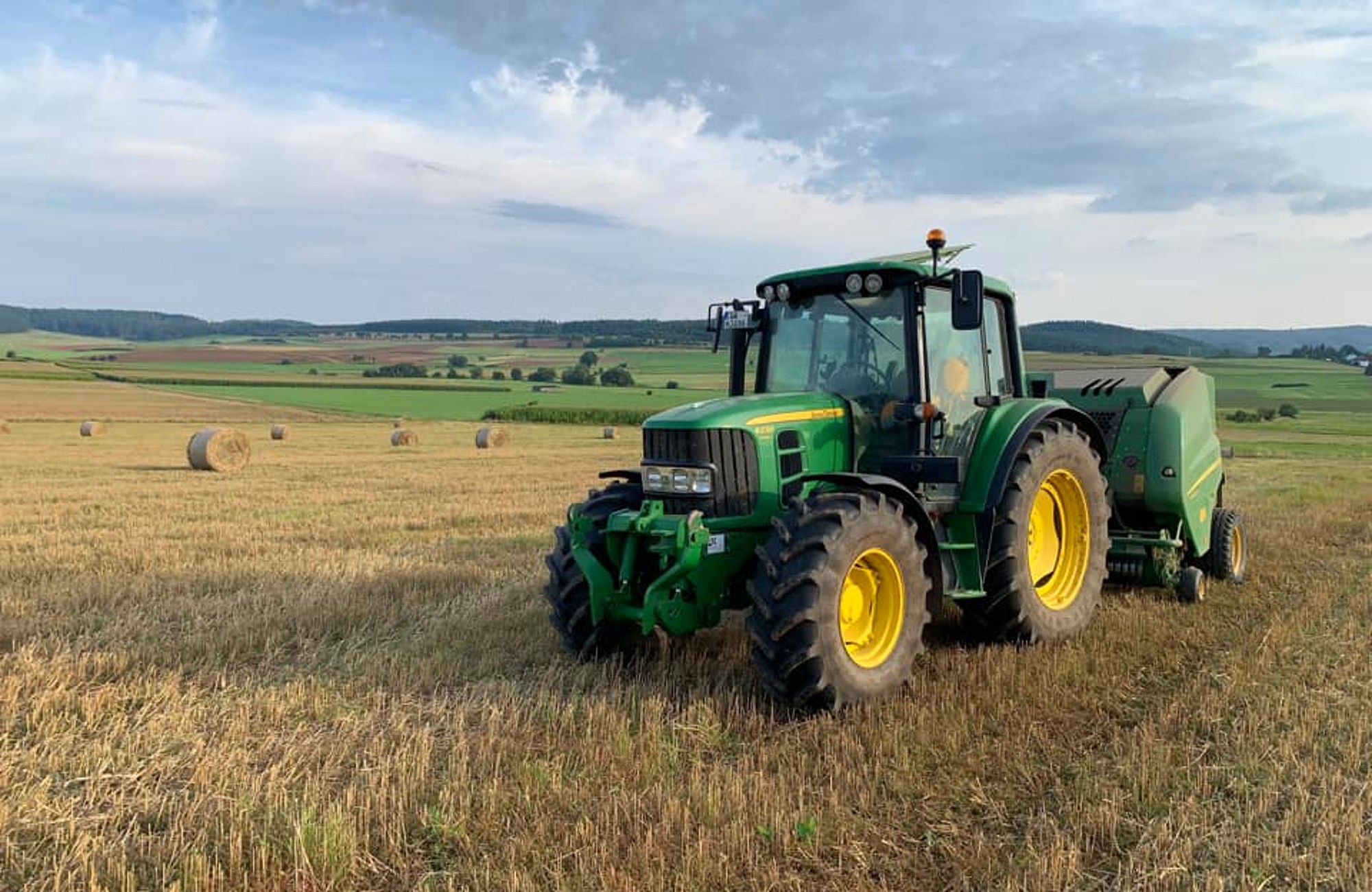 John Deere, Traktor, Rundballenpresse, Feld, Sommer, Full HD, Desktop-Hintergrund für Windows