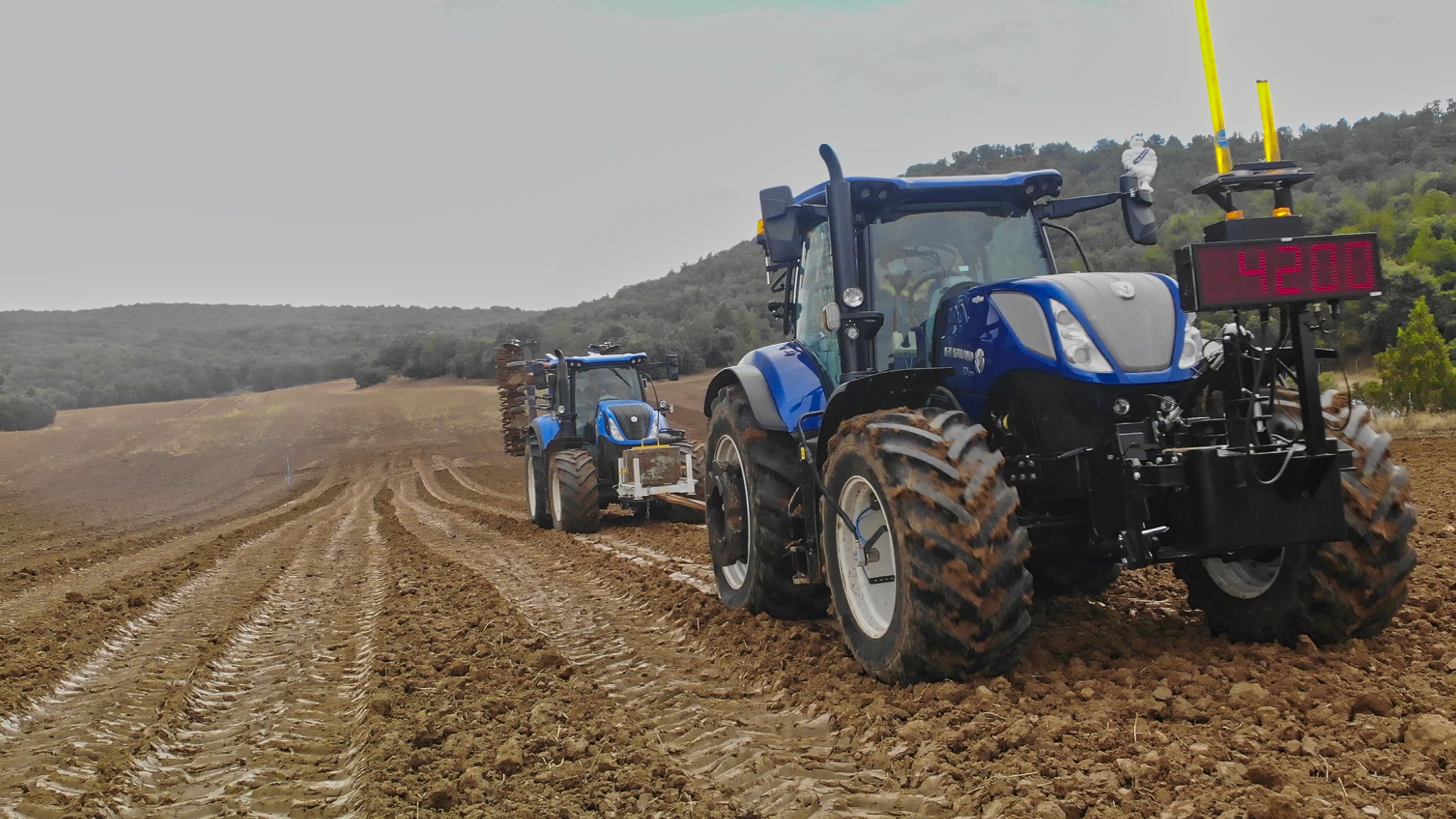 New Holland, Traktoren, Acker, Blau, 16:9, 2K-Hintergrundbild für den Desktop