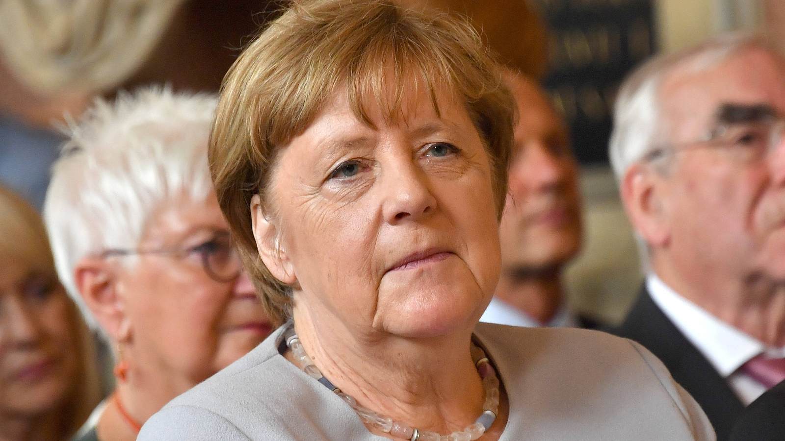 Angela Merkel, Bundeskanzlerin, Publikum, Nahaufnahme, 16:9, HD-Hintergrundbild für den Desktop