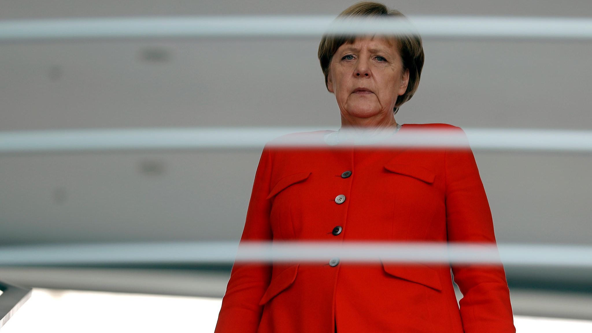 Angela Merkel, Rote Jacke, Geländer, Bundeskanzlerin, Full HD, Desktop-Hintergrund für Windows