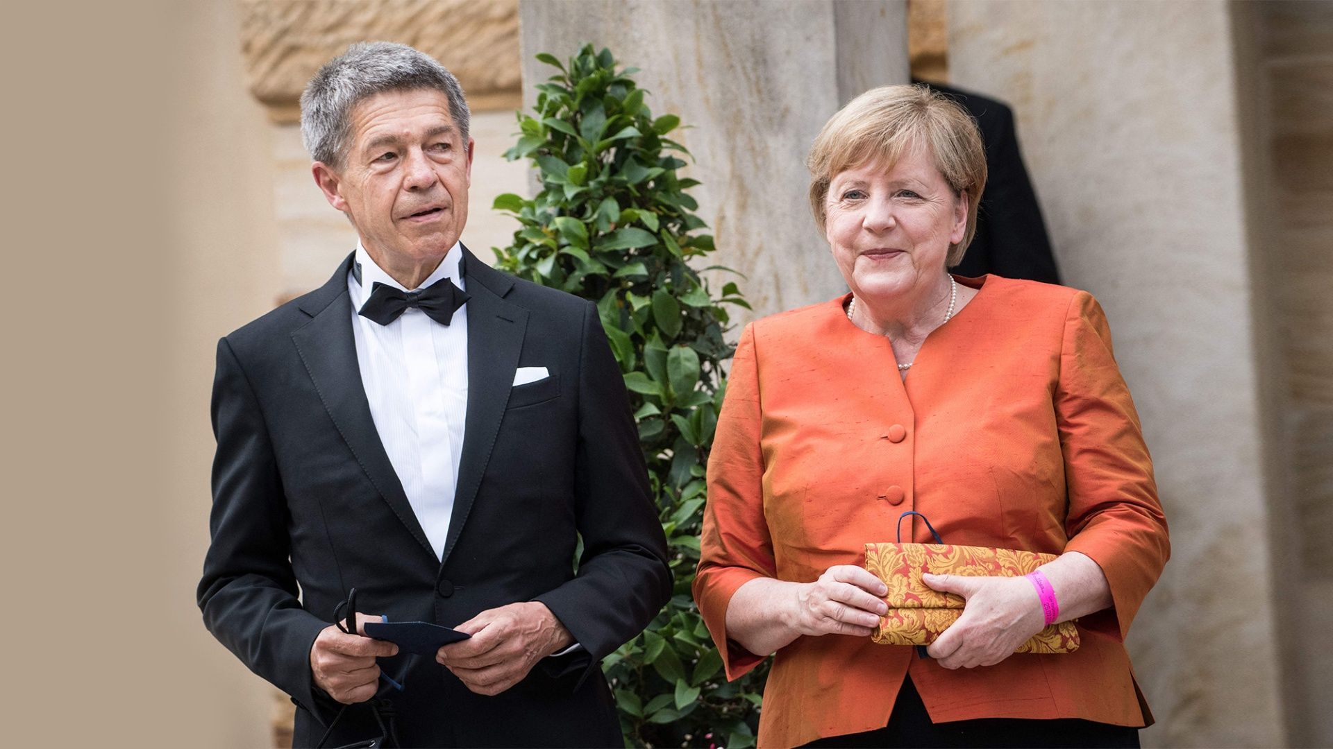 Angela Merkel, Joachim Sauer, Ehepaar, Smoking, Orange Jacke, Full HD, Windows-Hintergrundbild
