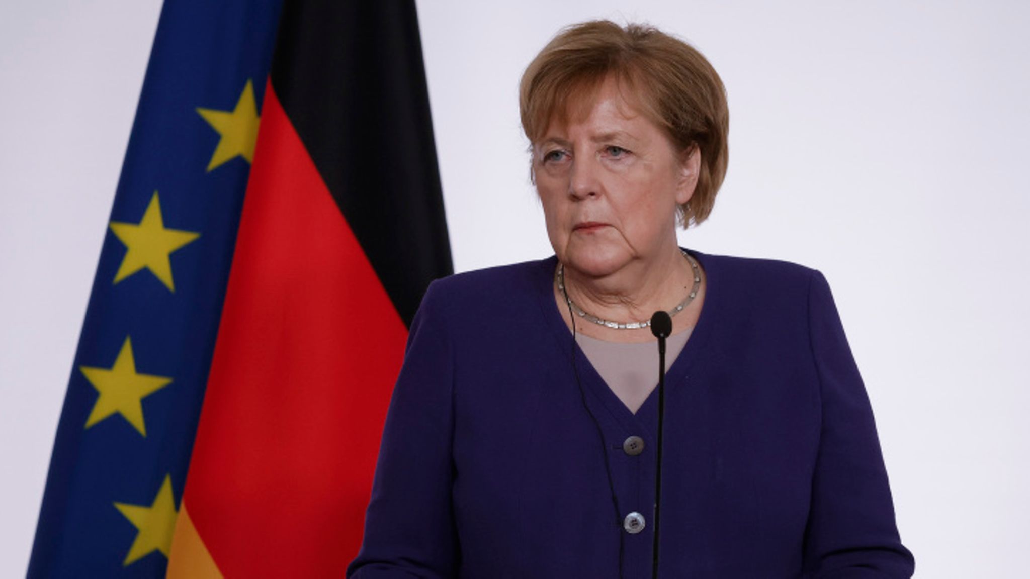 Angela Merkel, Deutschlandflagge, Europaflagge, Rede, Bundeskanzlerin, Full HD, Desktop-Hintergrund