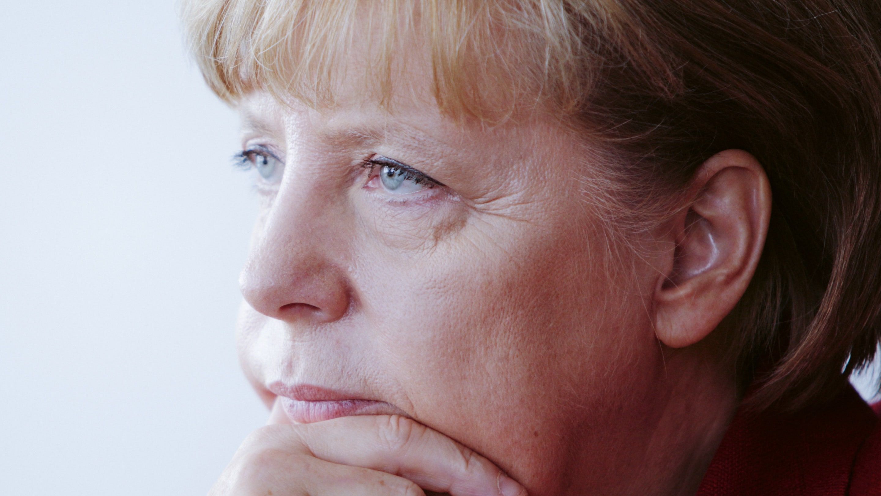 Angela Merkel, Nachdenklich, Nahaufnahme, Profil, 16:9, 2K-Hintergrundbild für den Desktop