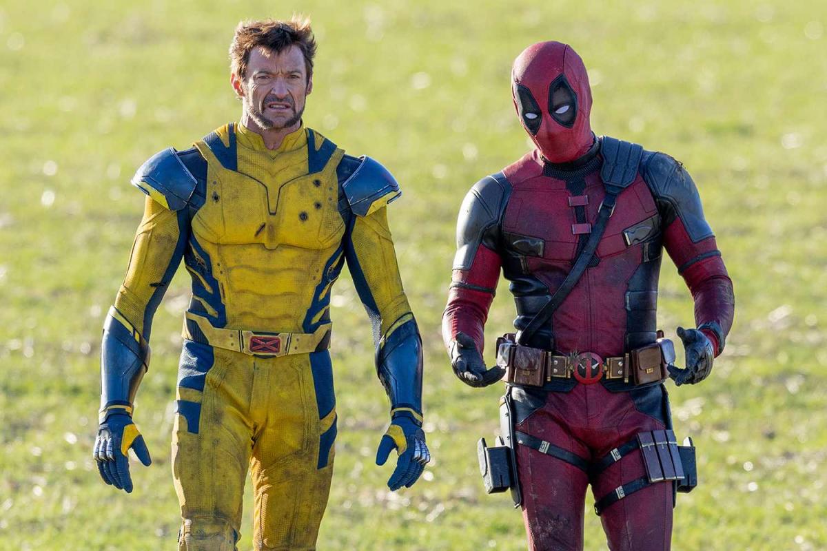 Deadpool & Wolverine, Wolverine, Deadpool, Hugh Jackman, Gelbes Kostüm, Wiese, Hintergrundbild