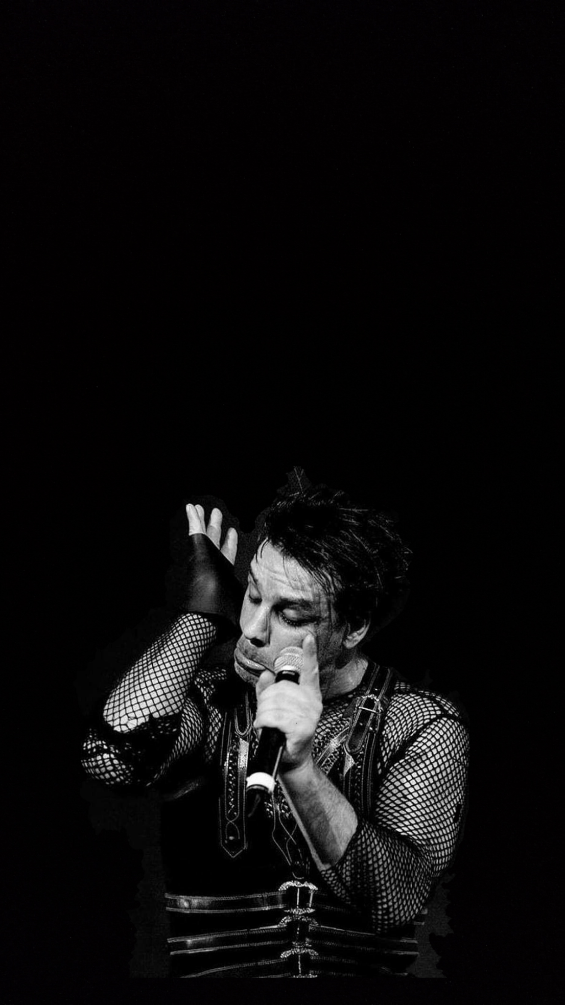 Till Lindemann, Rammstein, Mikrofon, Schwarzweiß, Dunkel, Hintergrundbild fürs Handy
