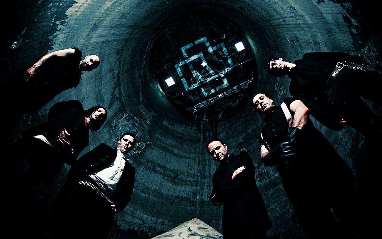 Rammstein, Bandfoto, Rammstein-Logo, Froschperspektive, Dunkel, HD, MacBook-Hintergrundbild
