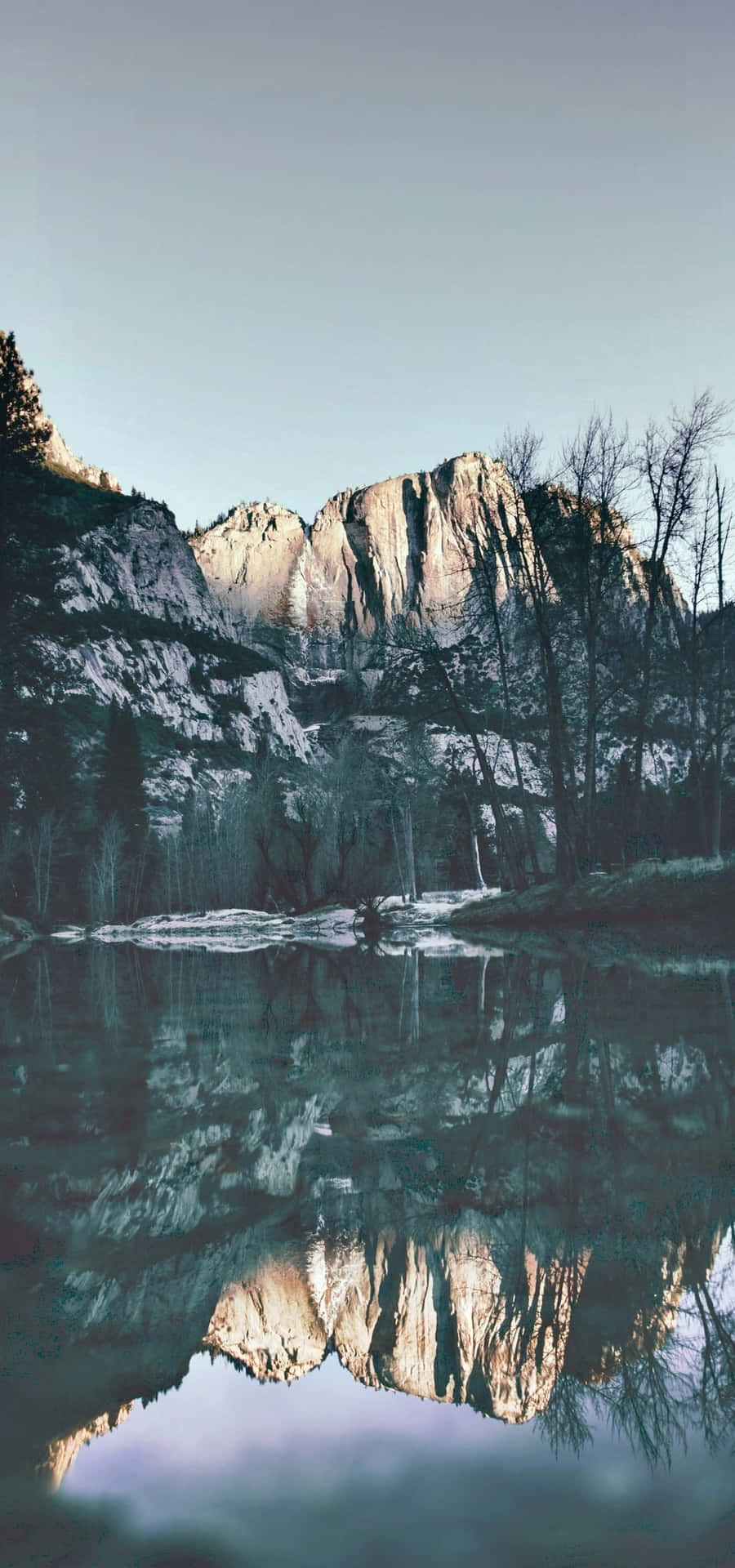 Bergsee, Felswand, Spiegelung, Dunkel, HD, Sperrbildschirm fürs iPhone