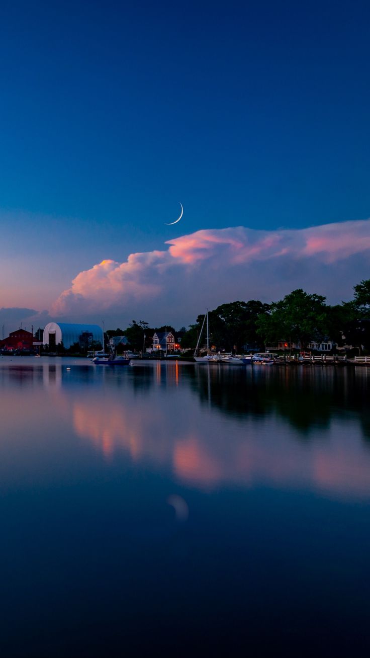 See, Mondsichel, Spiegelung, Dämmerung, Dunkelblau, HD, Hintergrundbild fürs Handy