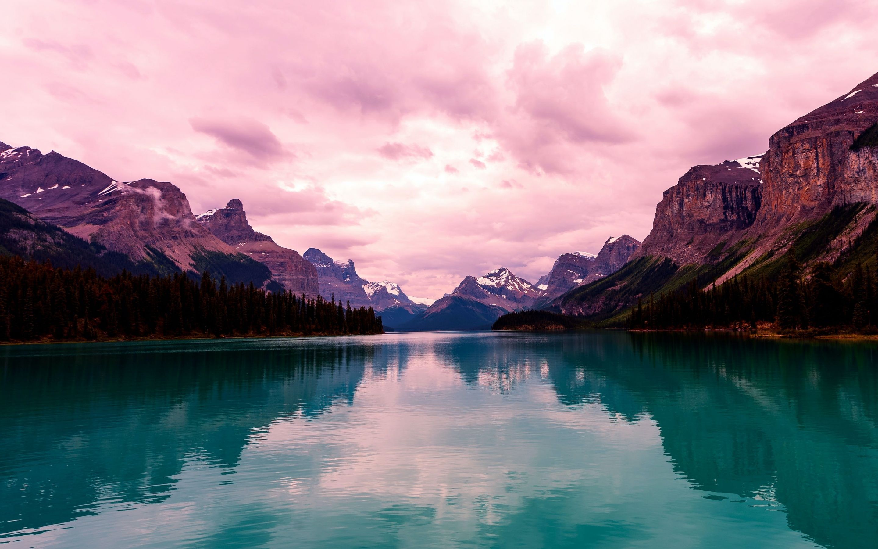 Maligne Lake, Kanadische Rocky Mountains, Rosa Wolken, Türkisblaues Wasser, Spiegelung, 2K Wallpaper