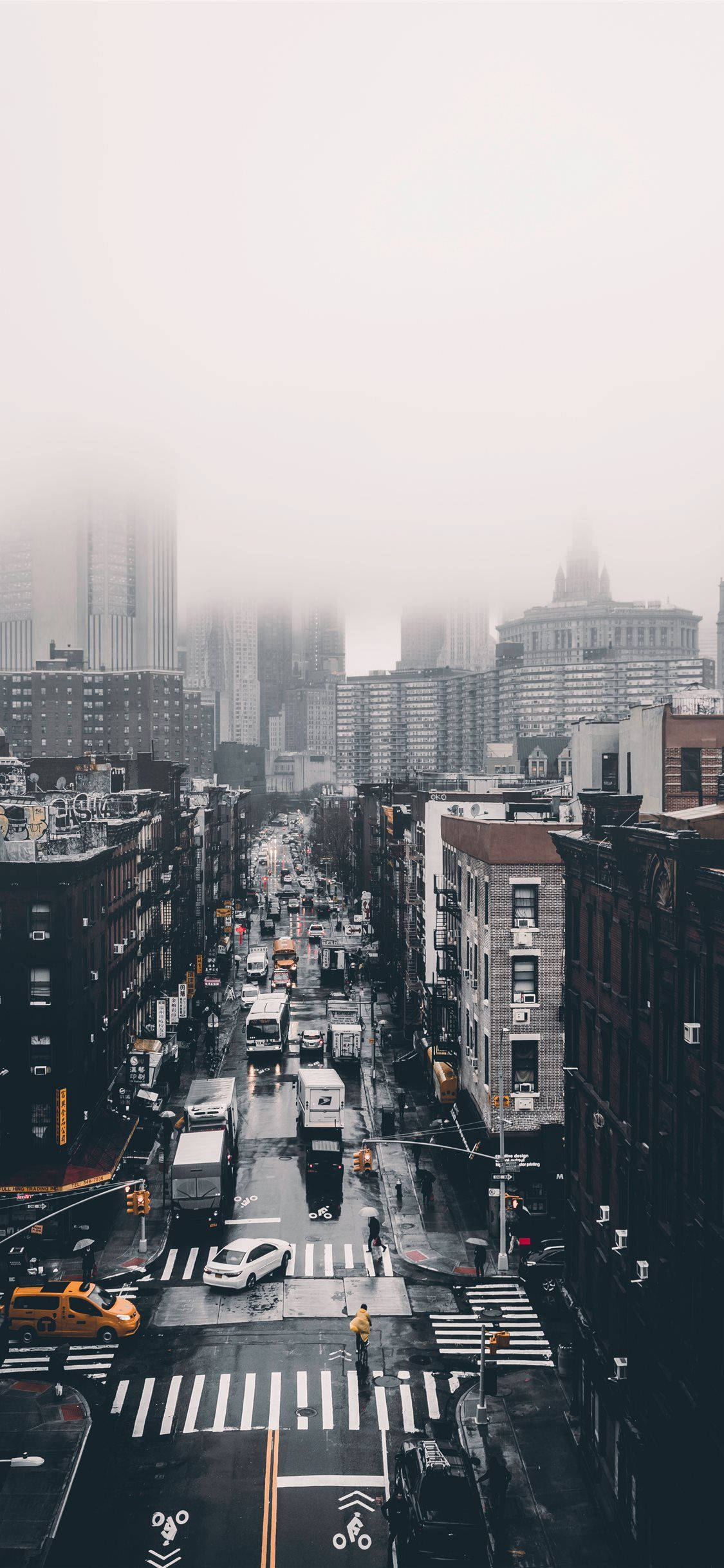 Großstadt, Straße, Nebel, Hochhäuser, Luftaufnahme, Full HD, Handy-Hintergrund im Hochformat