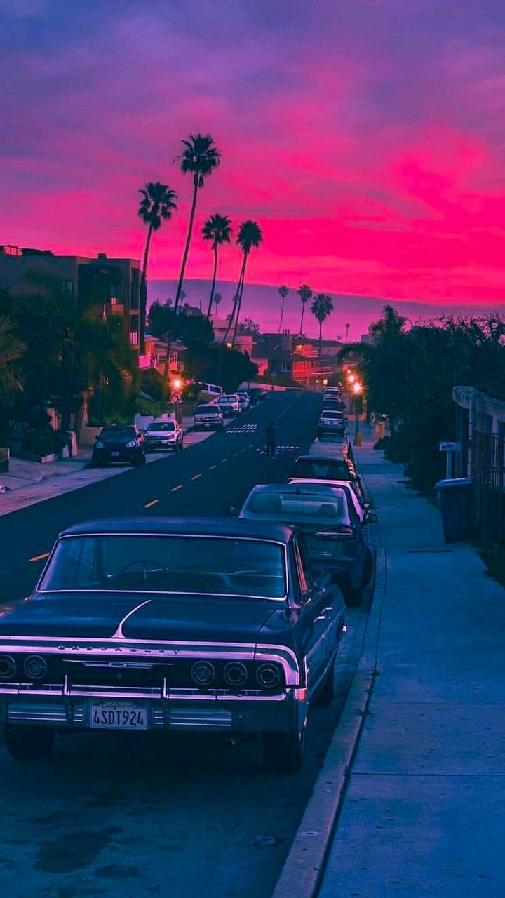 Oldtimer, Palmen, Sonnenuntergang, Straße, Pink Himmel, Hintergrundbild für iPhone und Android