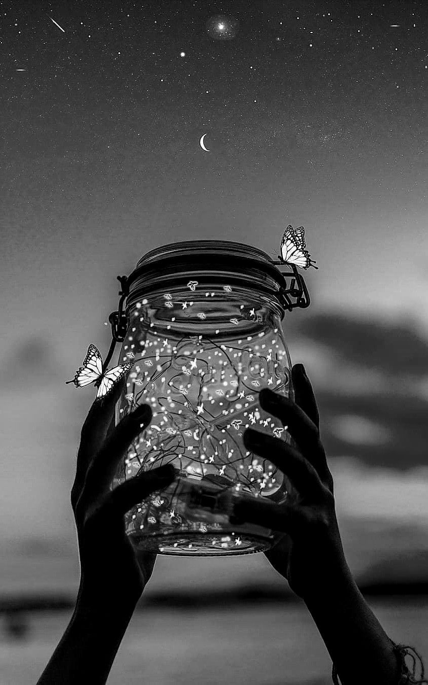 Einmachglas, Glühwürmchen, Hände, Schwarzweiß, Nachthimmel, HD, iPhone-Hintergrundbild