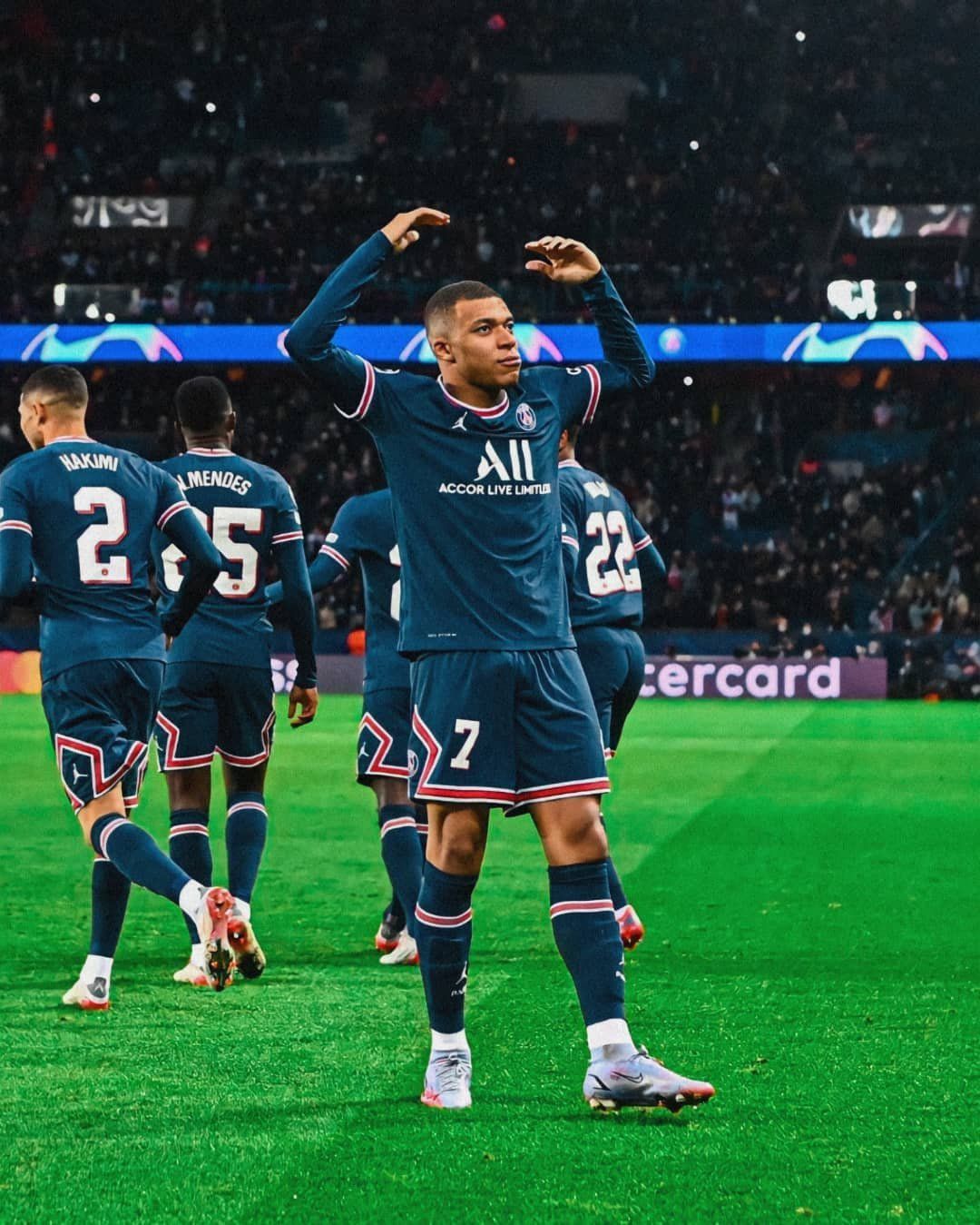 Kylian Mbappé, Paris Saint-Germain, Mannschaft, Torjubel, Champions League, Full HD, iPad-Hintergrundbild