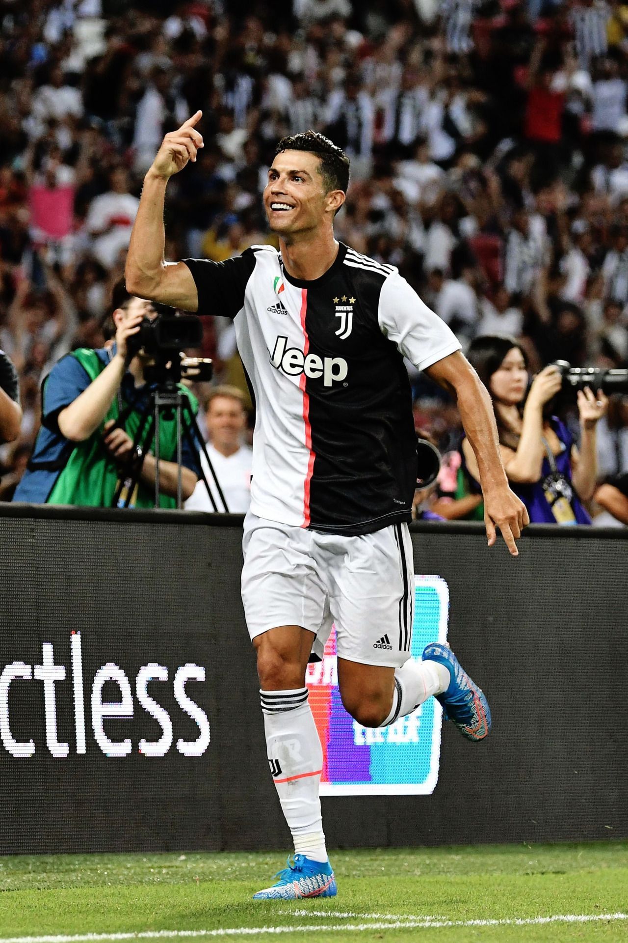 Cristiano Ronaldo, Juventus Turin, Torjubel, Fans, Stadion, Full HD, iPhone-Hintergrundbild