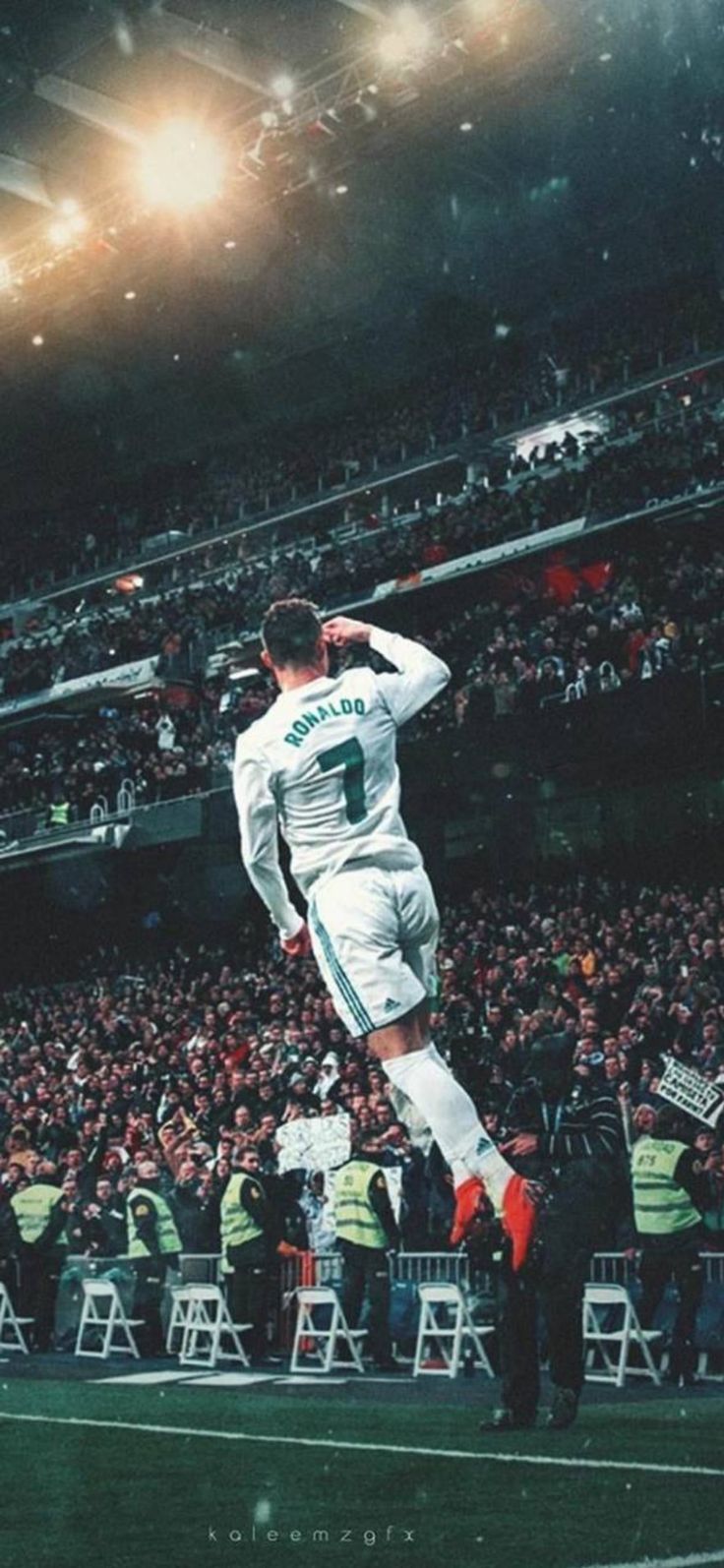 Cristiano Ronaldo, Real Madrid, Siu-Jubel, Stadion, Flutlicht, HD, Handy-Hintergrundbild