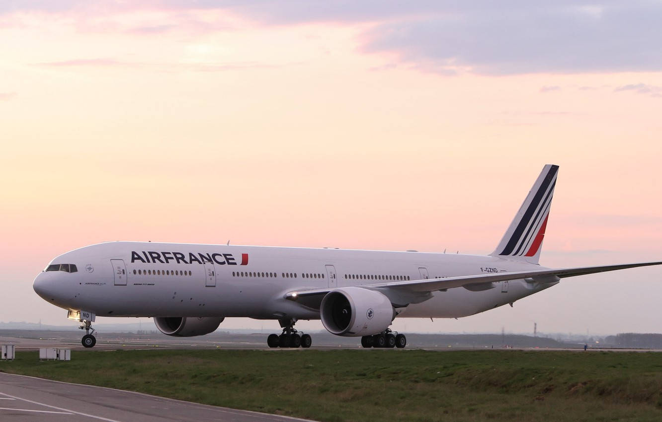 Boeing 777-300ER, Air France, Rollfeld, Flughafen, Abendhimmel, HD-Hintergrundbild für PC