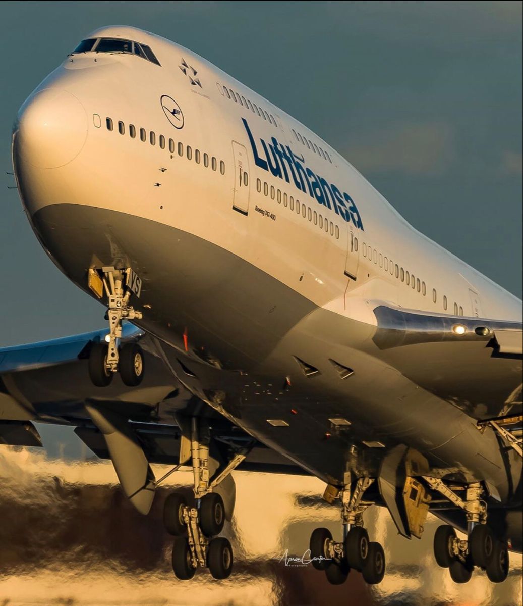 Boeing 747, Lufthansa, Froschperspektive, Fahrwerk, Jumbo-Jet, Hintergrundbild fürs iPad