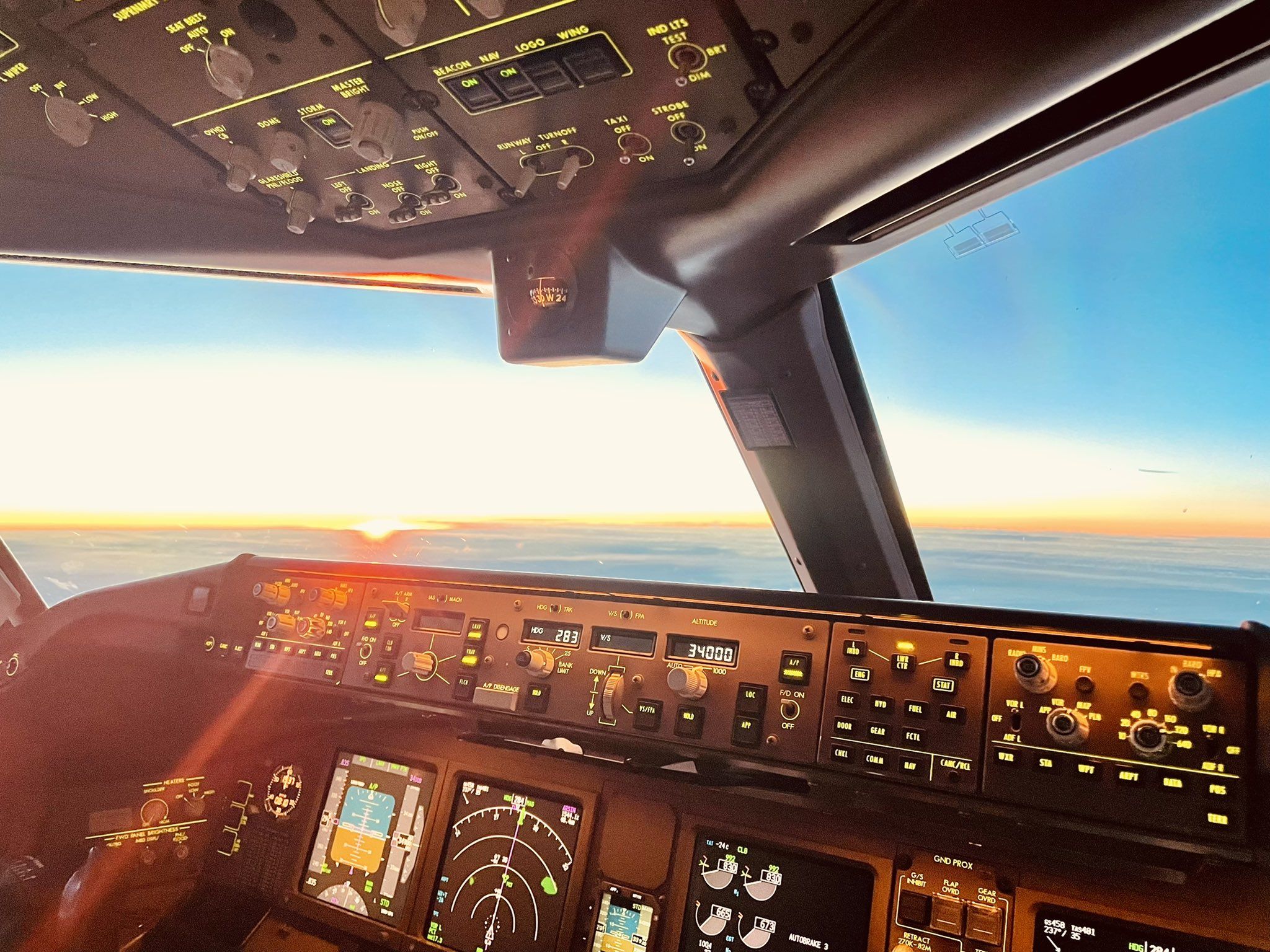 Cockpit, Instrumententafel, Sonnenaufgang, Pilotensicht, Flugdeck, Hintergrundbild fürs Tablet