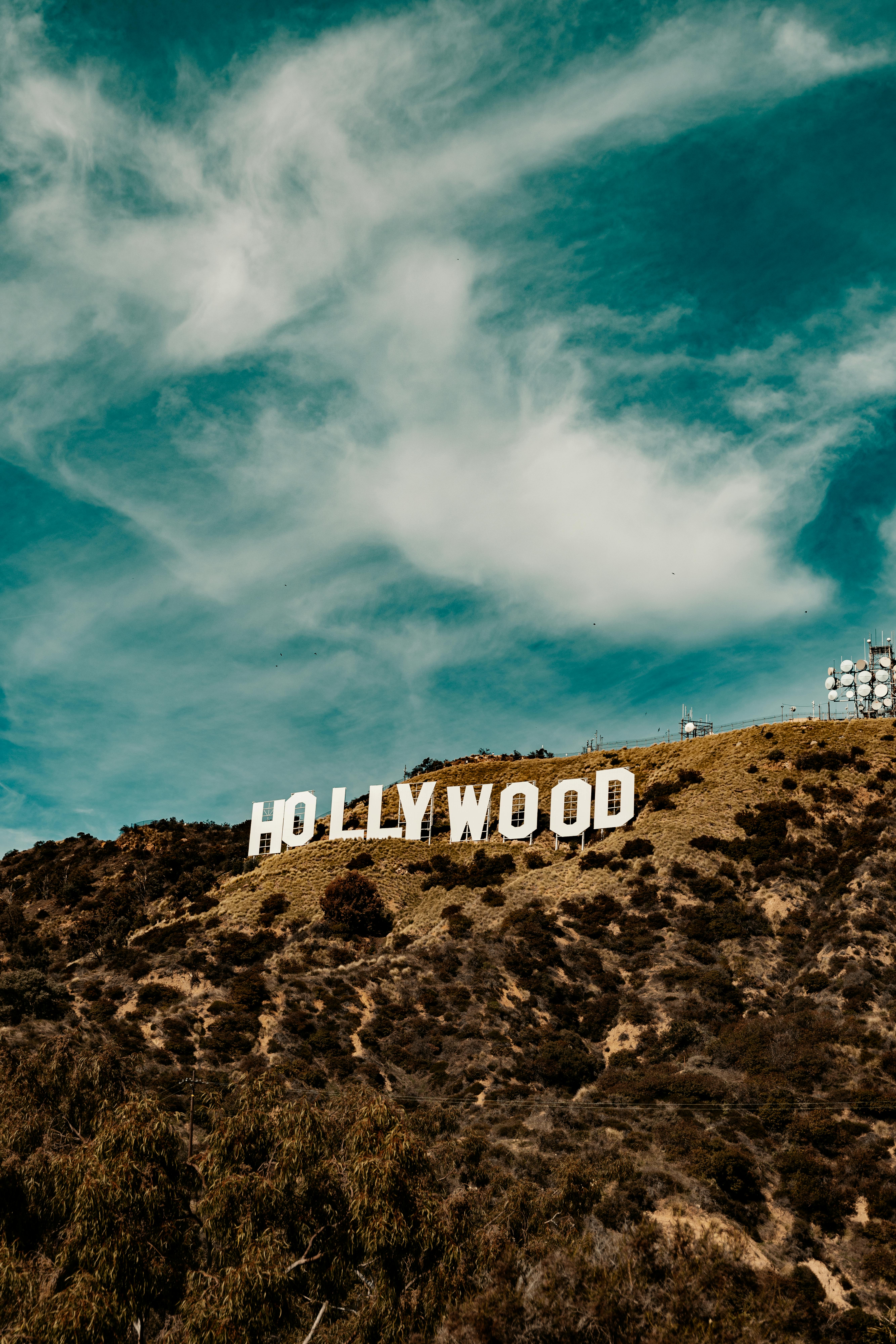 Hollywood Sign, Hollywood Hills, Wolken, Türkiser Himmel, QHD+, Handy-Hintergrund