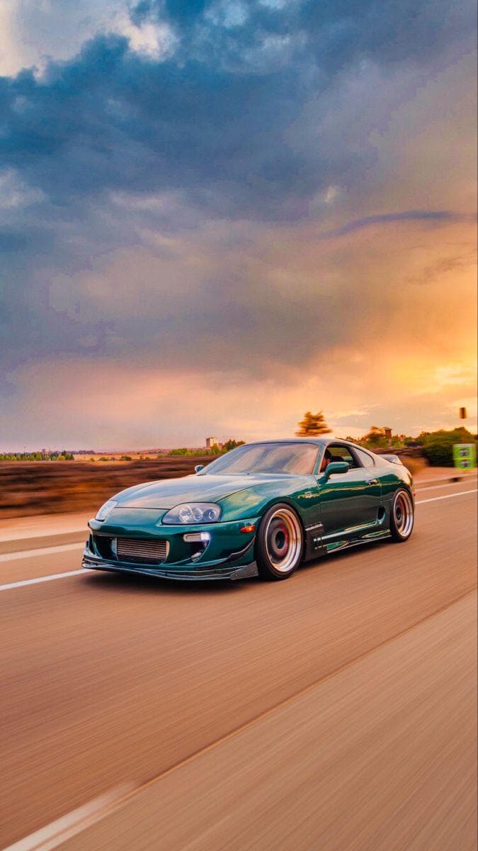 Toyota Supra MK4, Grün, Landstraße, Sonnenuntergang, Wolken, Sperrbildschirm fürs iPhone