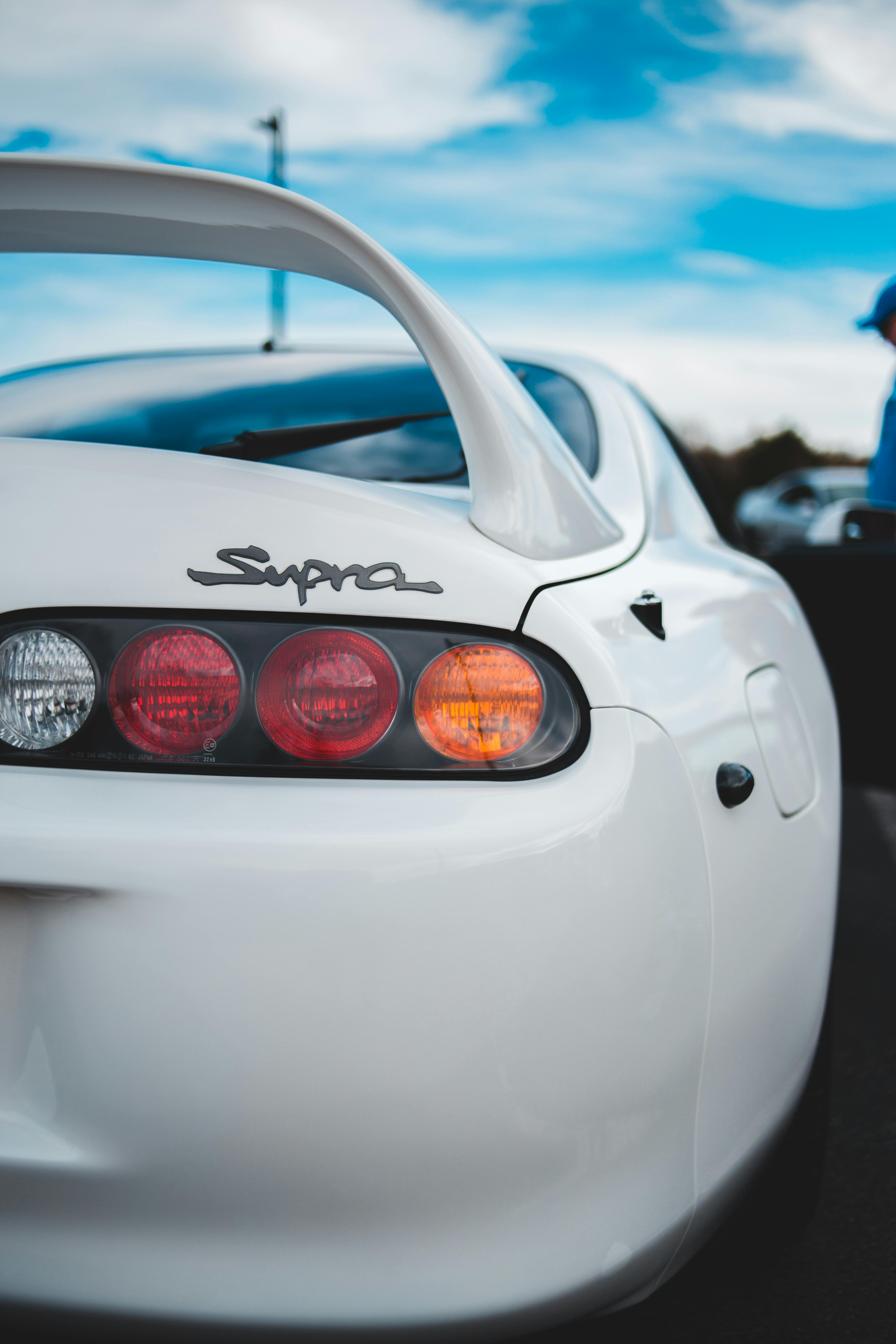 Toyota Supra MK4, Weiß, Rücklichter, Heckspoiler, Nahaufnahme, Android-Hintergrundbild