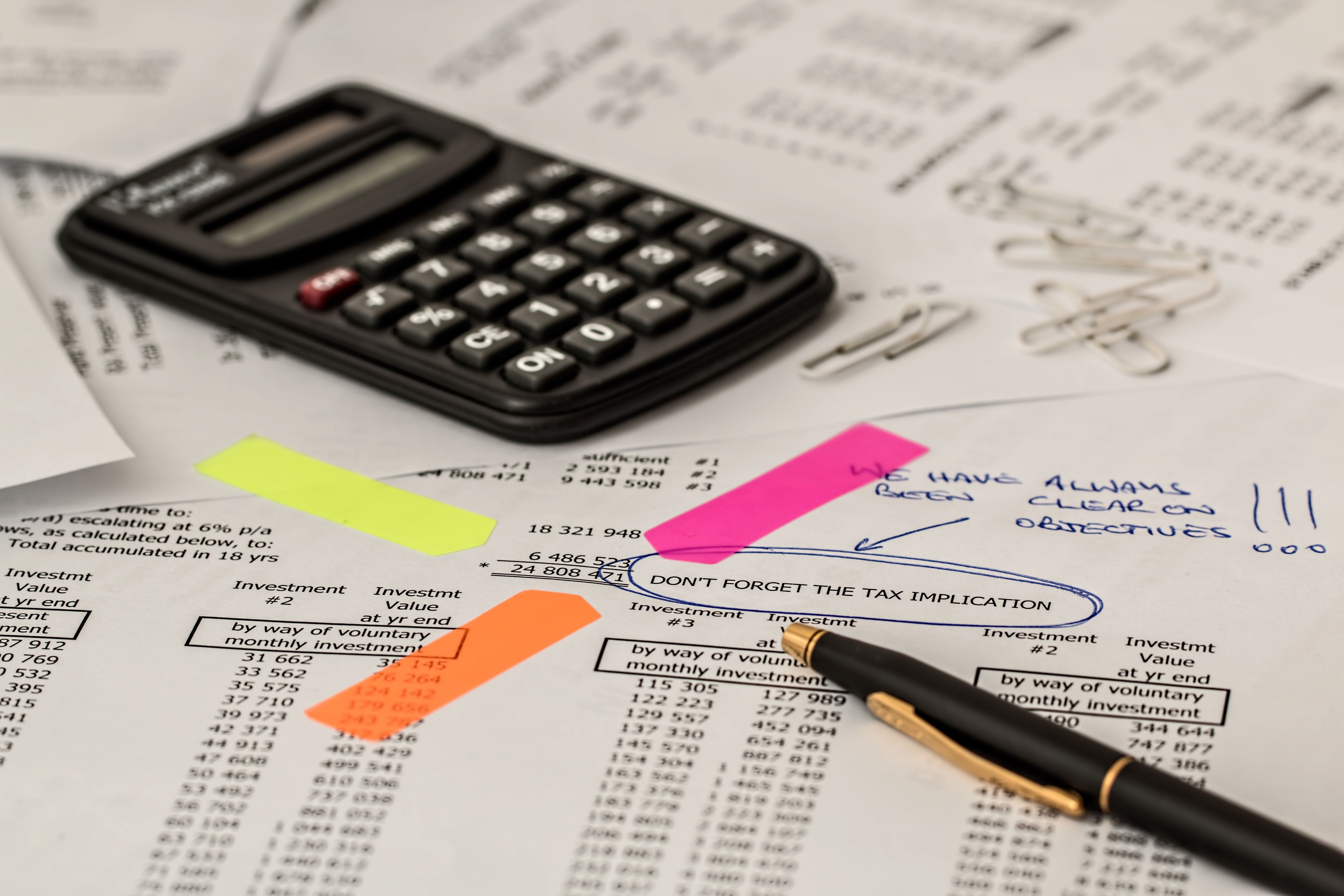 Taschenrechner, Stift, Steuererklärung, Finanzen, Haftnotizen, Dokumente, 5K, Desktop-Hintergrund