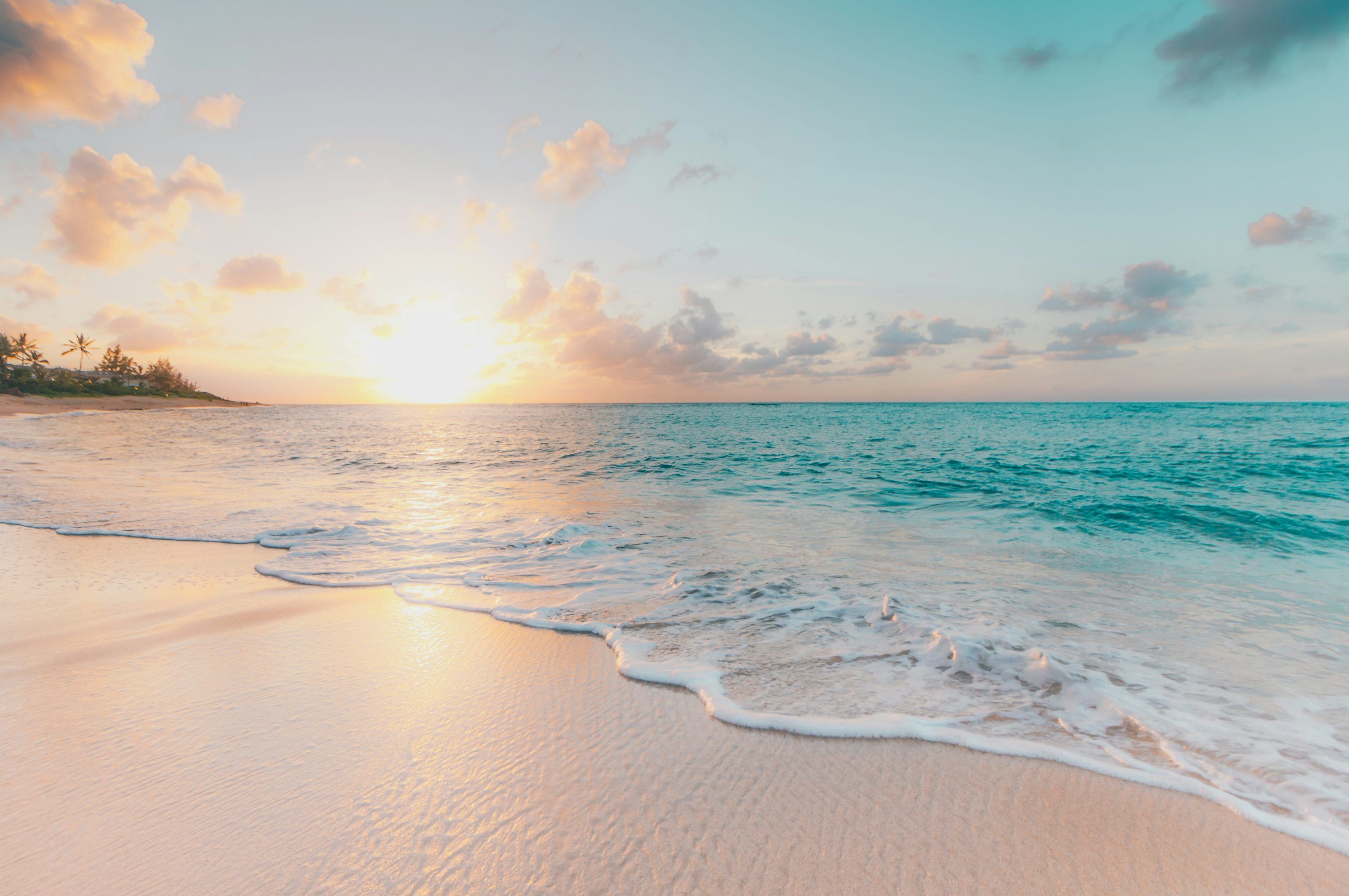 Sandstrand, Sonnenaufgang, Türkises Meer, Wellen, Tropisch, 2K-Hintergrundbild für PC