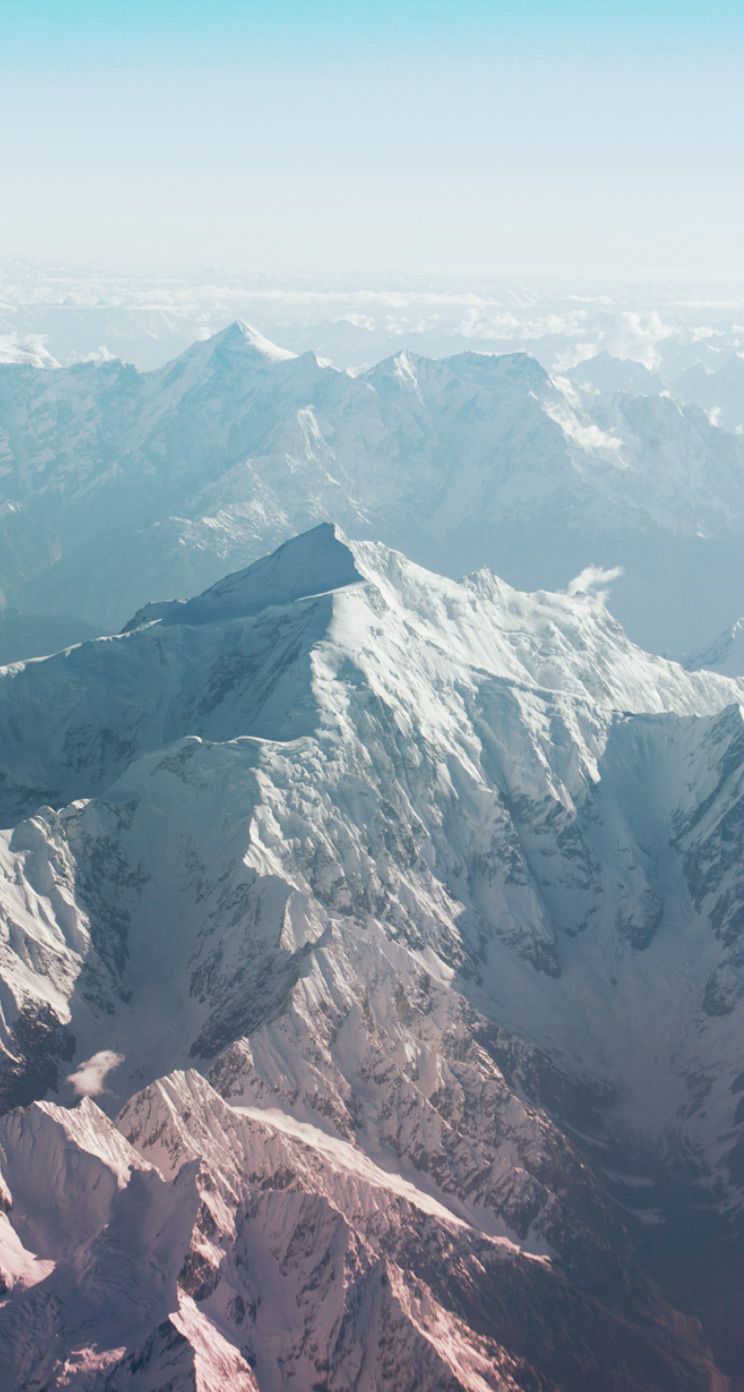 Verschneite Berge, Gebirge, Luftaufnahme, Dunst, Hochformat, Hintergrundbild fürs Smartphone