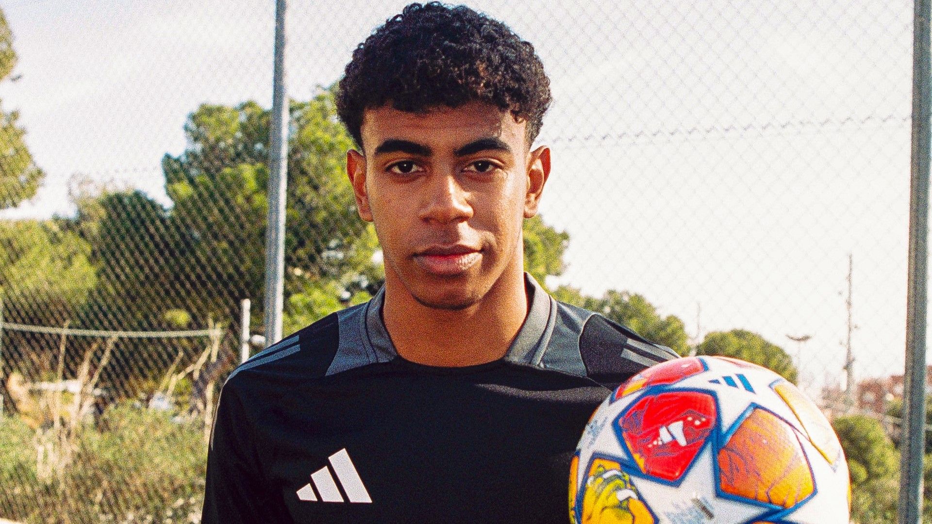 Lamine Yamal, Champions-League-Ball, Porträt, Trainingsgelände, Junges Talent, 1080p-Hintergrundbild