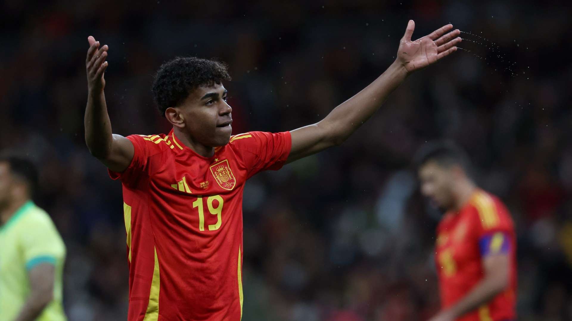 Lamine Yamal, Spanische Nationalmannschaft, Ausgebreitete Arme, Spielszene, Nummer 19, Full-HD-Hintergrundbild