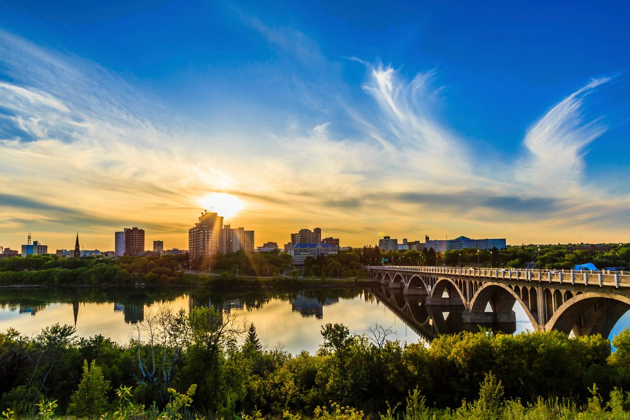 Bogenbrücke, Fluss, Skyline, Sonnenaufgang, Blauer Himmel, HD, Laptop-Hintergrundbild