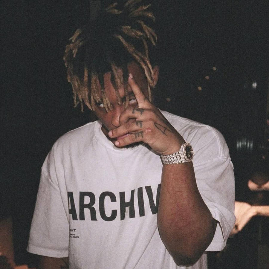 Juice WRLD, Weißes T-Shirt, Hand am Gesicht, Porträt, Dunkel, Hintergrundbild fürs Tablet