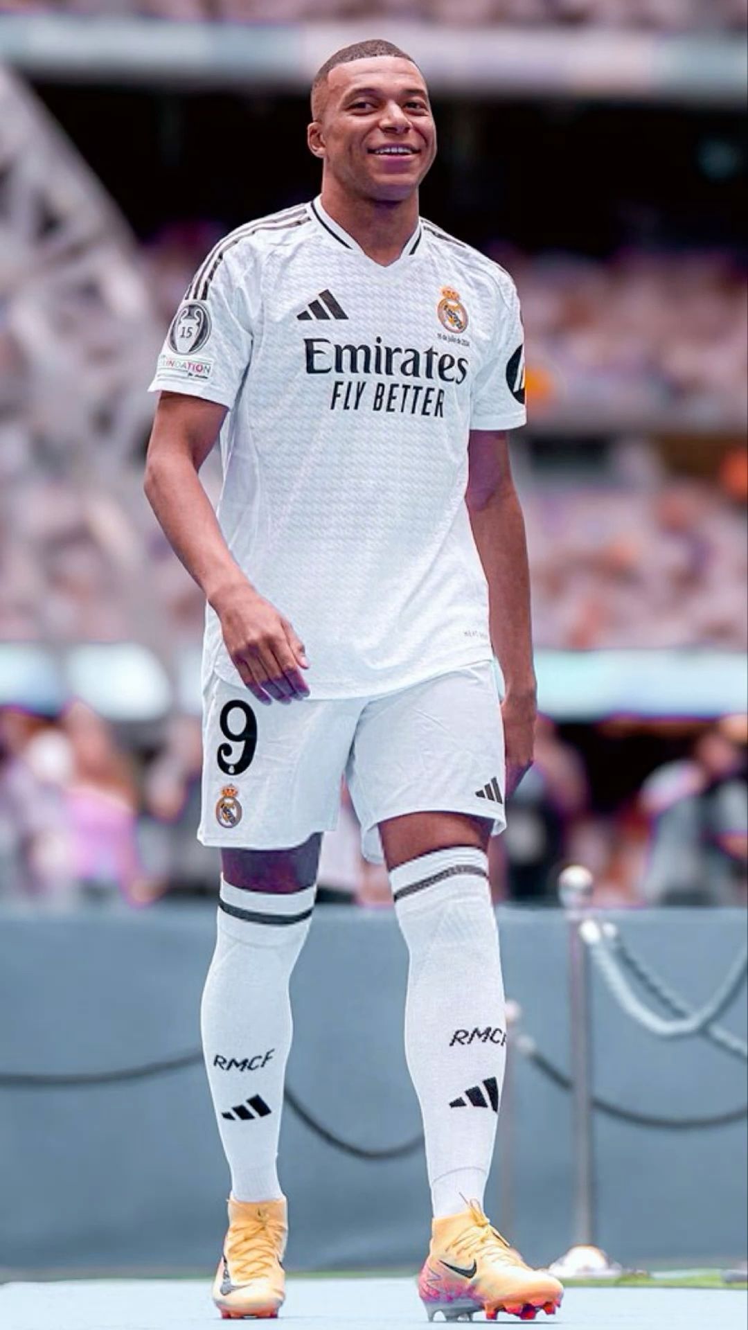 Kylian Mbappé, Real Madrid, Santiago Bernabéu, Weißes Trikot, Stadion, Fußballspieler, Handy-Hintergrundbild