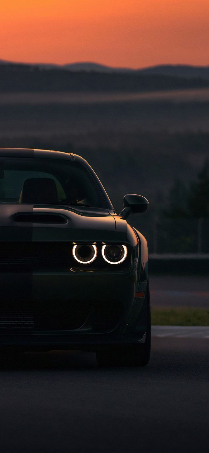 Dodge Challenger, Scheinwerfer, Dämmerung, Schwarzes Auto, Dunkel, Hintergrundbild fürs Handy