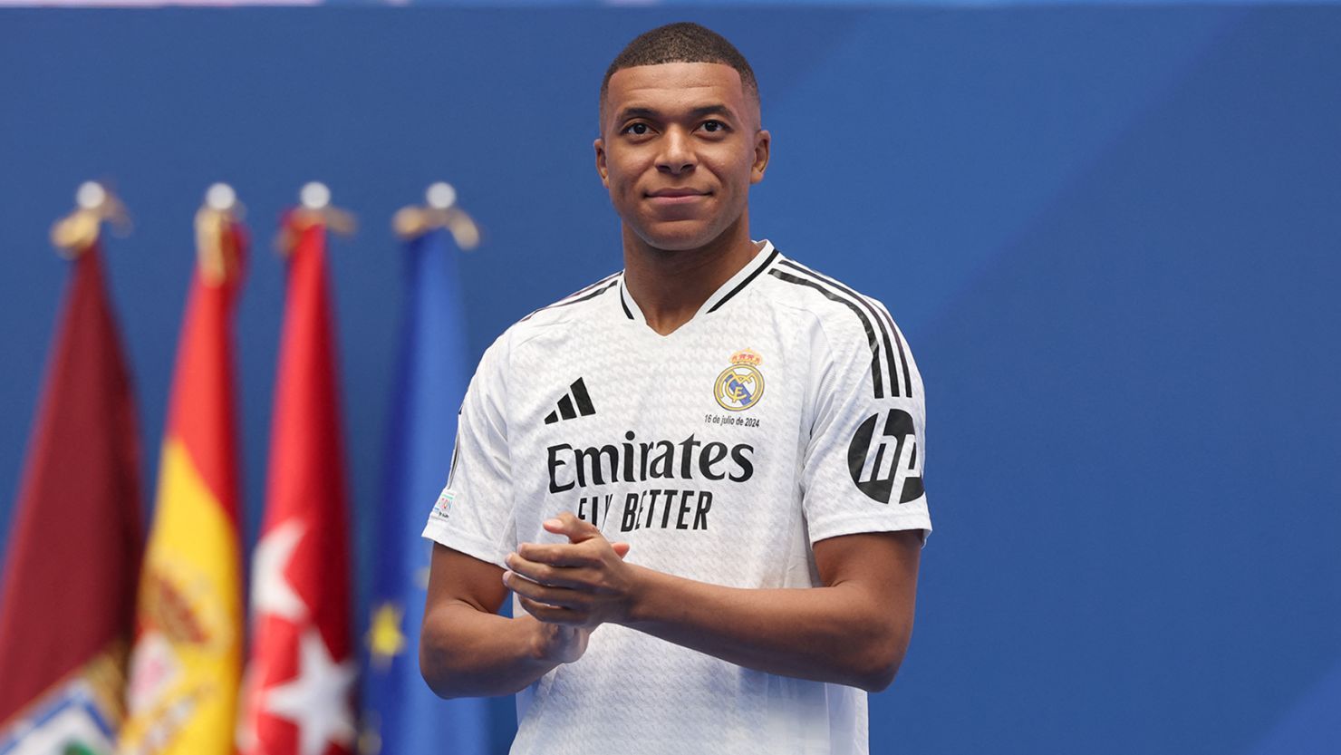Kylian Mbappé, Real Madrid, Flaggen, Spanien, Präsentation, Applaus, HD, Windows-Hintergrundbild