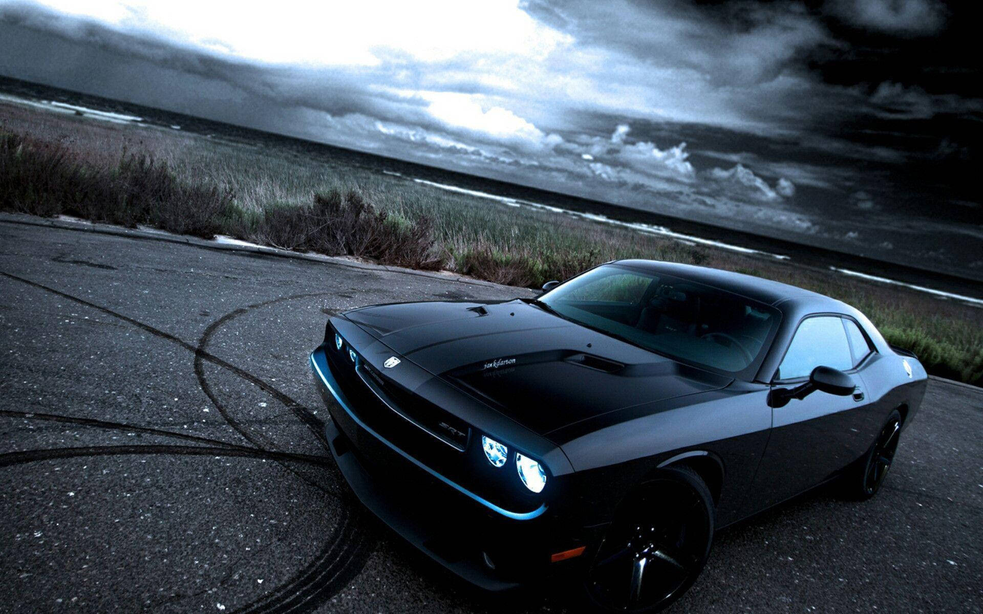 Dodge Challenger, Schwarzes Auto, Reifenspuren, Wolken, Muscle-Car, Full HD, MacBook-Hintergrundbild