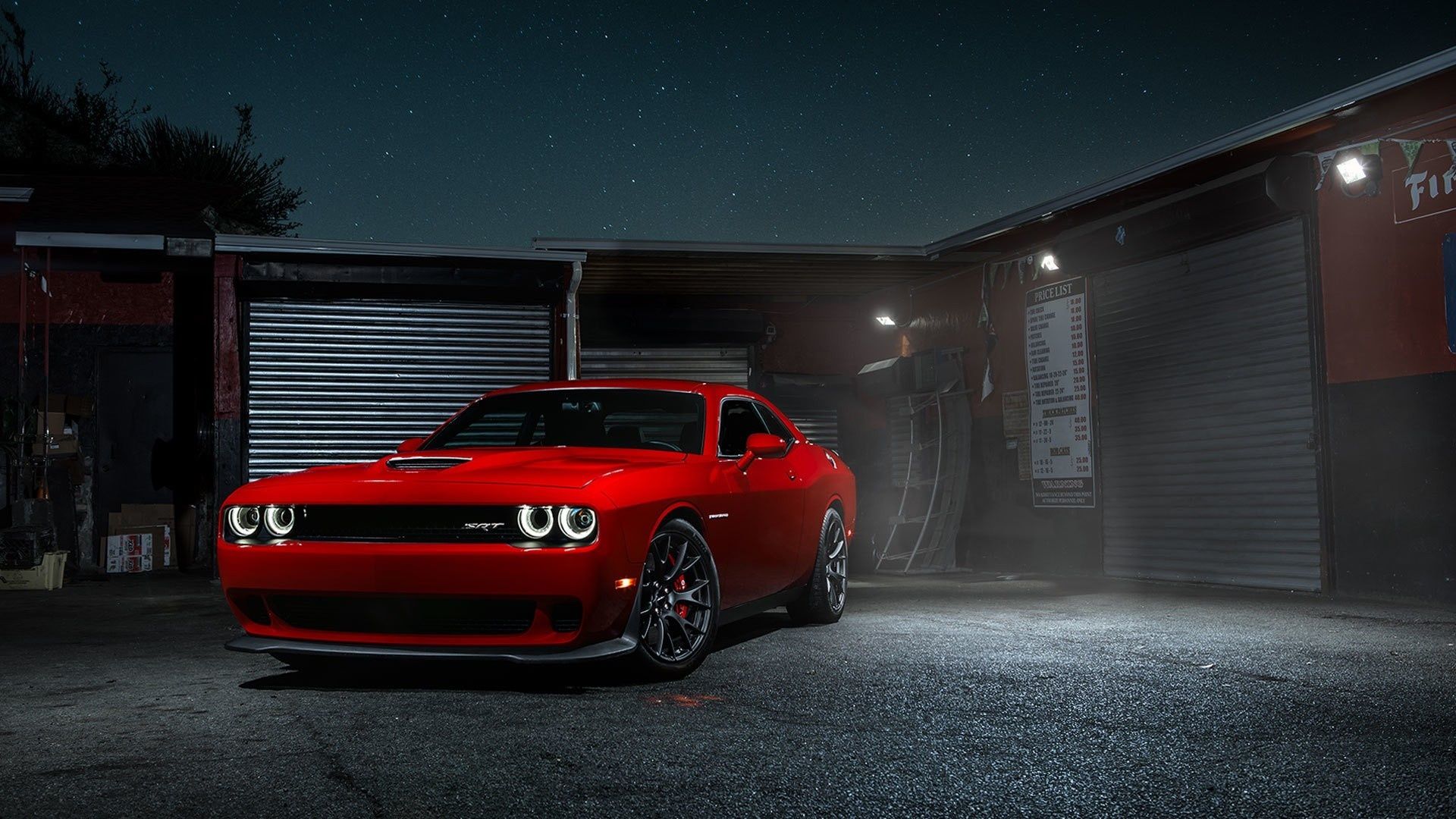 Dodge Challenger, Rotes Auto, Nacht, Industriegebäude, Scheinwerfer, 1920x1080, PC-Hintergrundbild