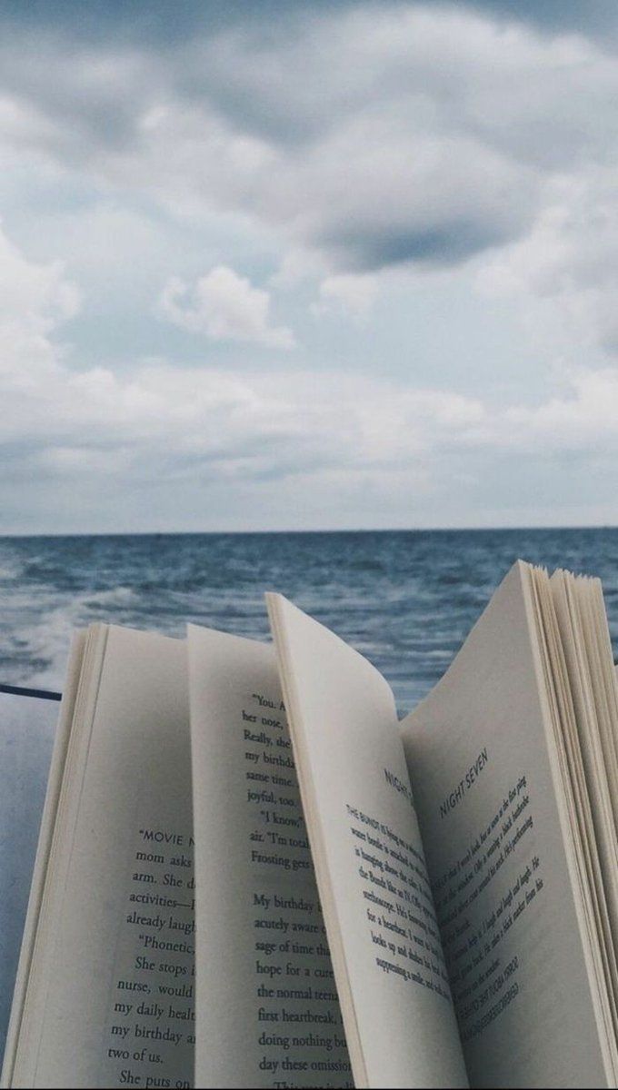 Buch, Meer, Wolken, Aesthetic, Grau, Hintergrundbild für iPhone und Android