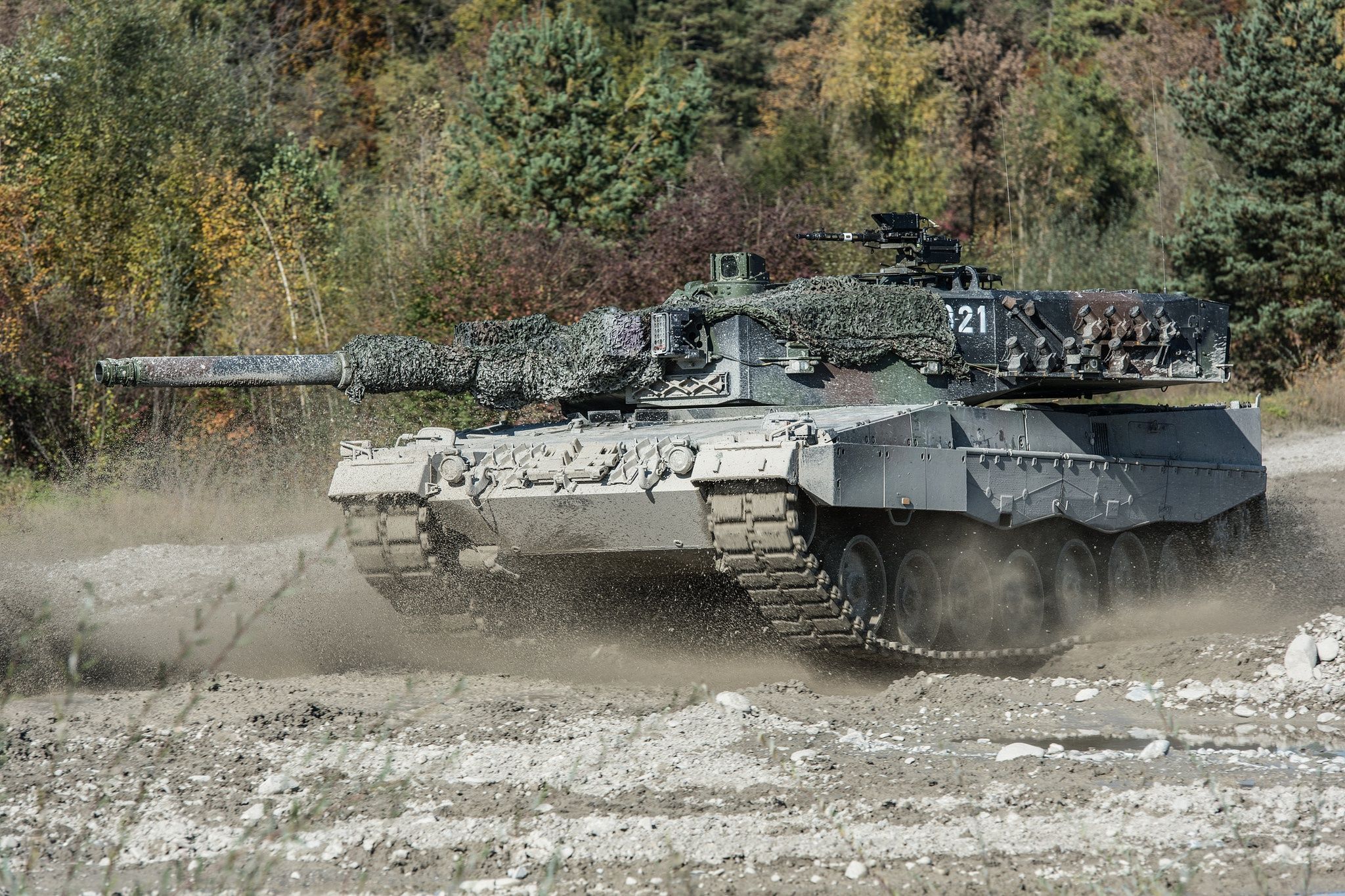 Kampfpanzer, Tarnmuster, Staub, Gelände, Full HD, Desktop-Hintergrund für Windows