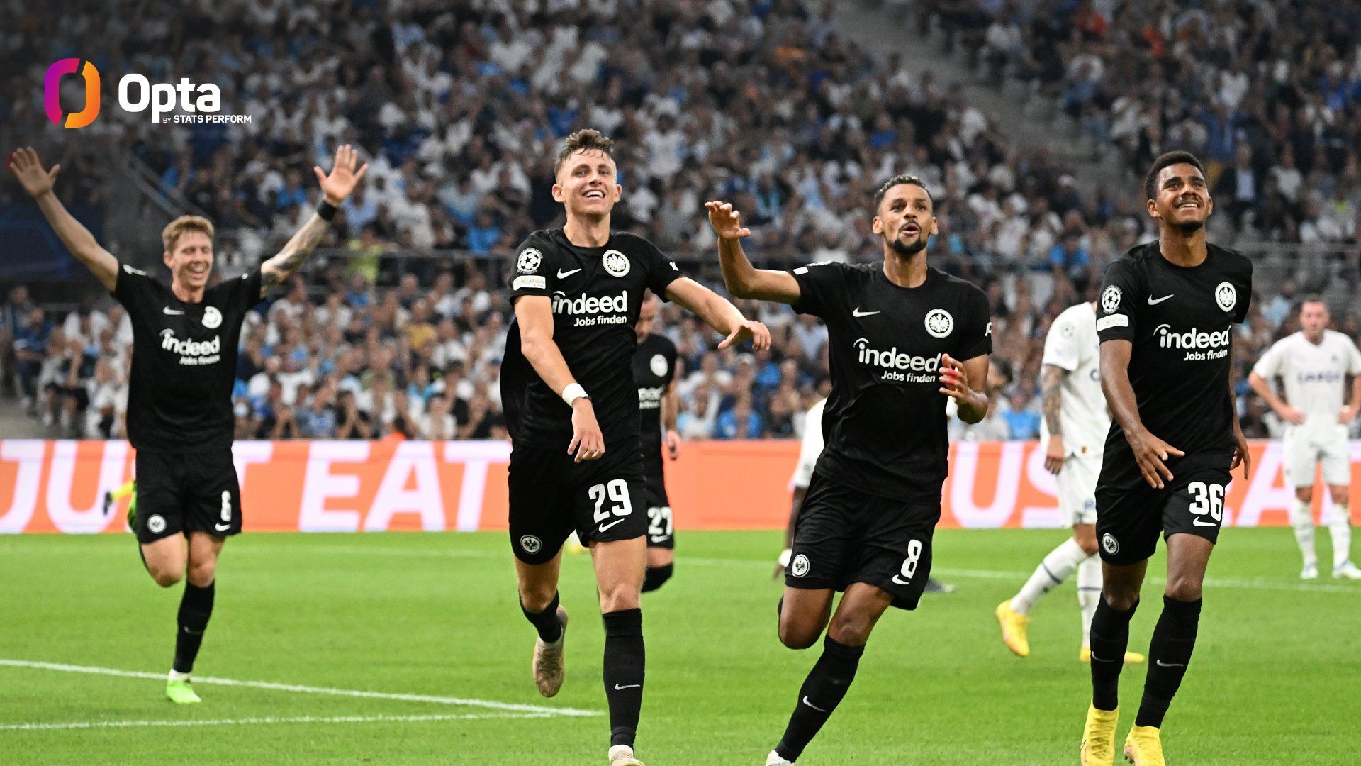 Eintracht Frankfurt, Torjubel, Champions League, Spieler, Schwarzes Trikot, Full HD, PC-Hintergrundbild
