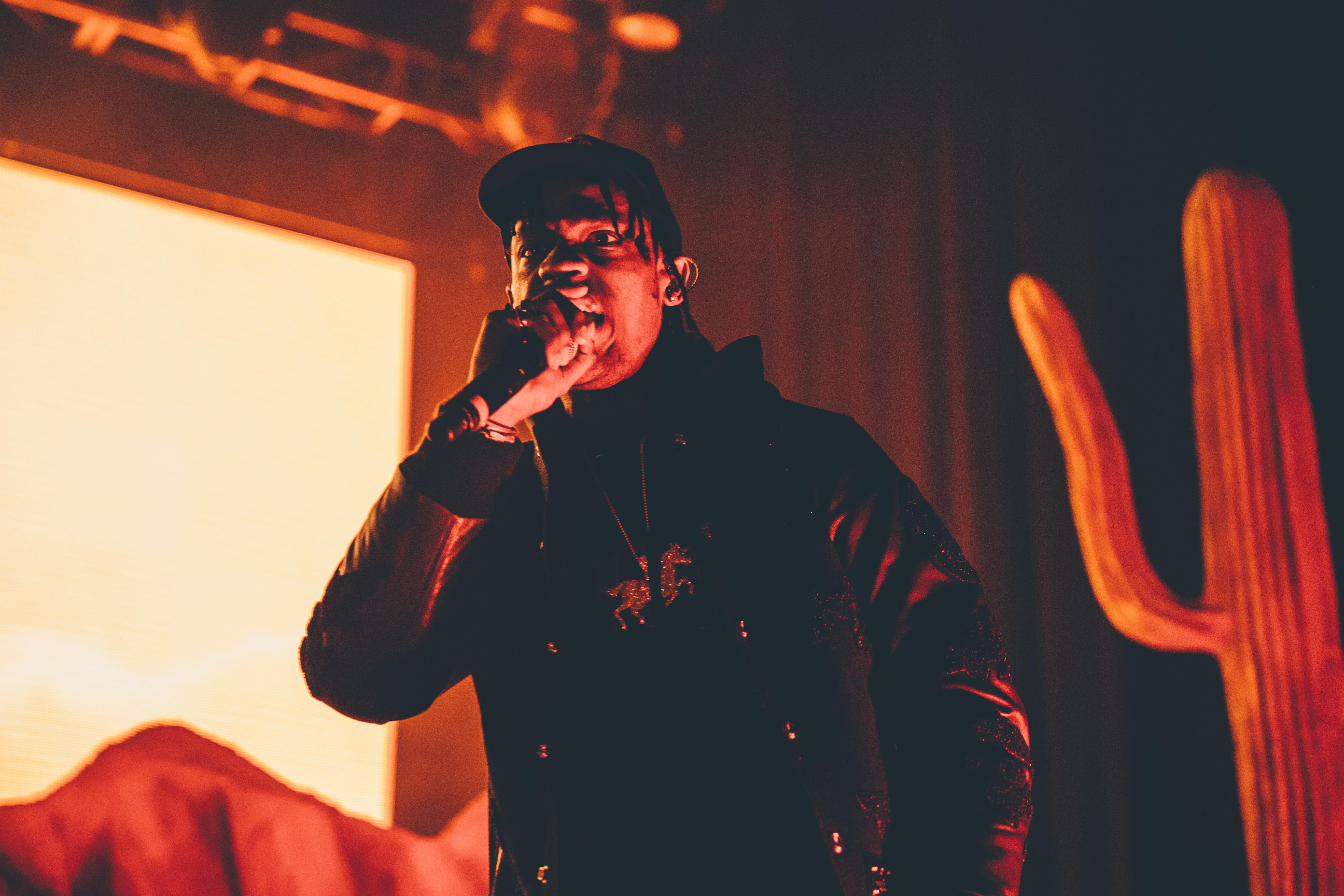 Travis Scott, Mikrofon, Kaktus, Konzert, Orange, 5K, Desktop-Hintergrund für Windows