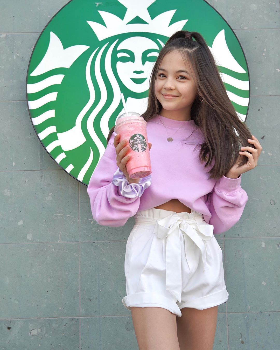Cocobasics, Starbucks, Logo, Getränkebecher, Lila Pullover, Hintergrundbild fürs iPad