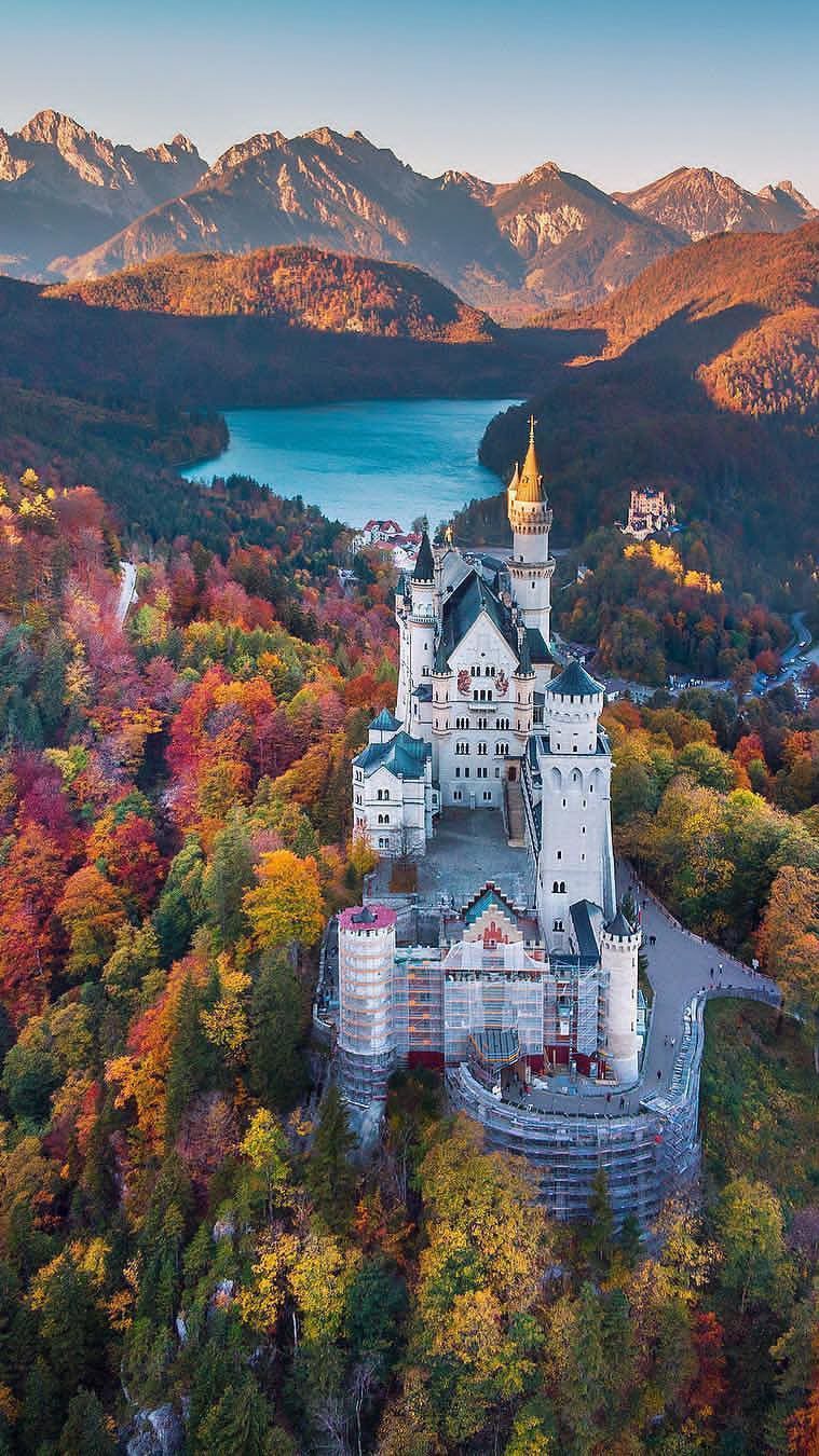 Schloss Neuschwanstein, Alpsee, Herbstlaub, Alpen, Luftaufnahme, HD, Handy-Hintergrundbild