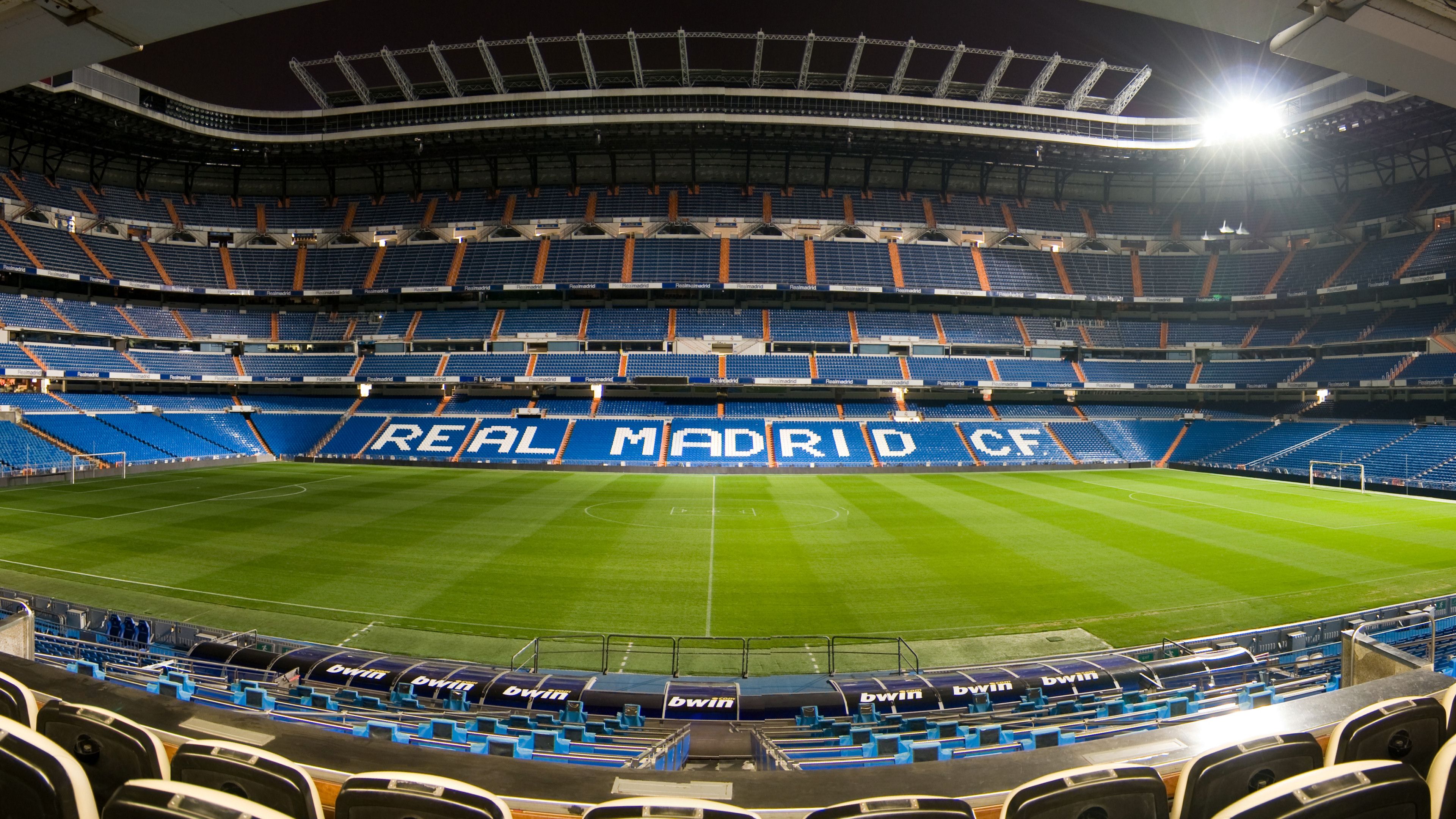 Estadio Santiago Bernabéu, Real Madrid CF, Leeres Stadion, Spielfeld, Weitwinkel, 2160p Wallpaper